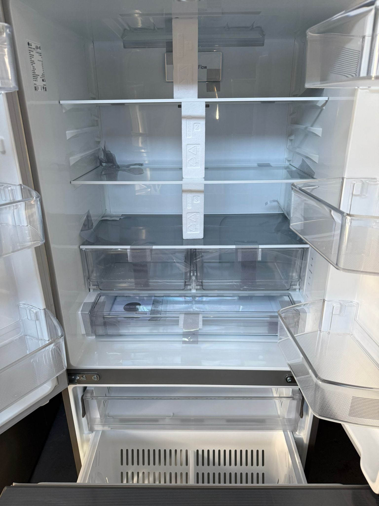 Factory Second LG 589 L French Door Fridge Freezer (GF-B589PLE) | ADELAIDE