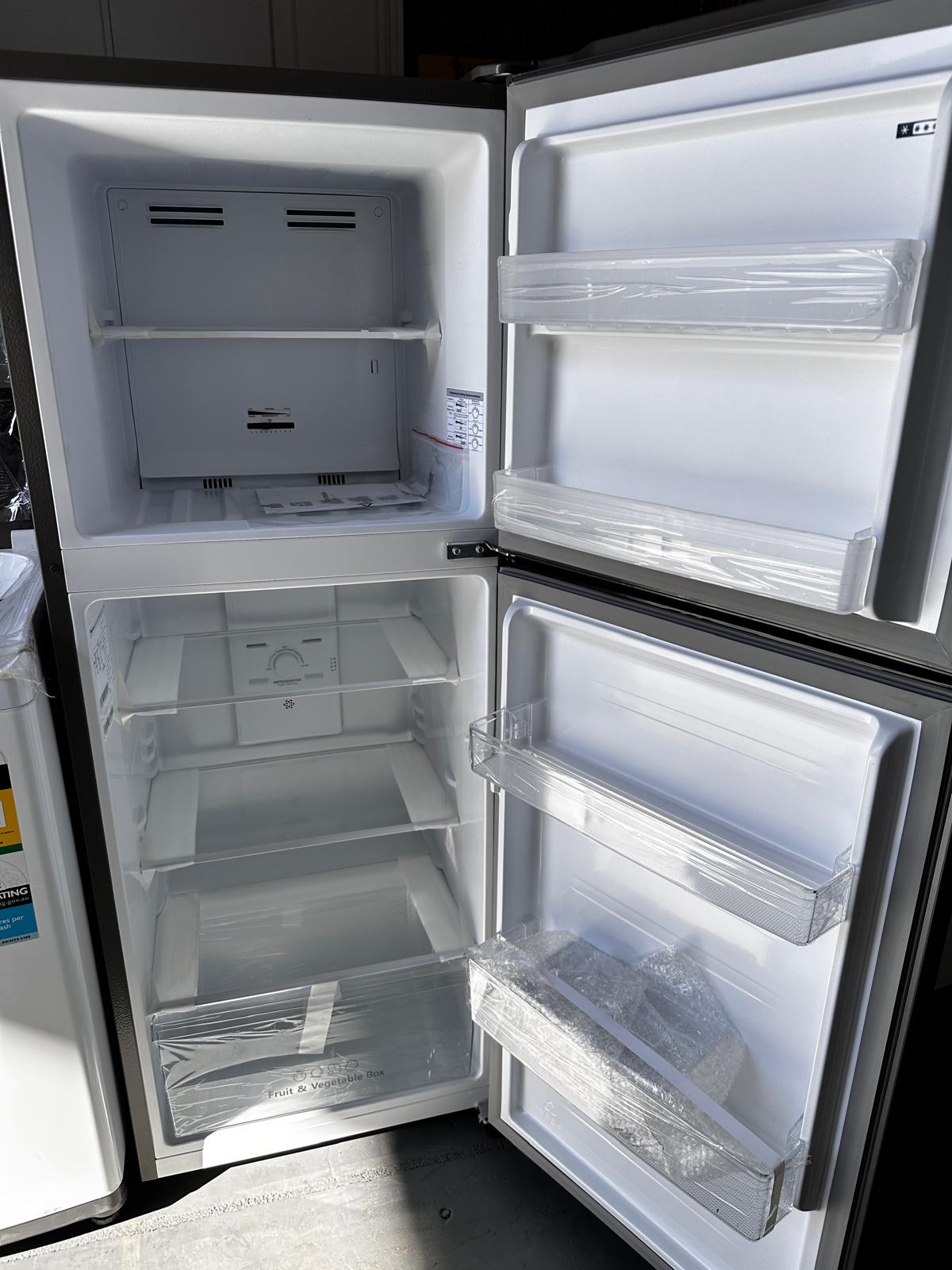 Hisense 205L Top Mount Fridge Freezer HRTF206S – Solt 7kg Top Load Washer GGSTLW7ORC2 – Factory Seconds – Combo | ADELAIDE