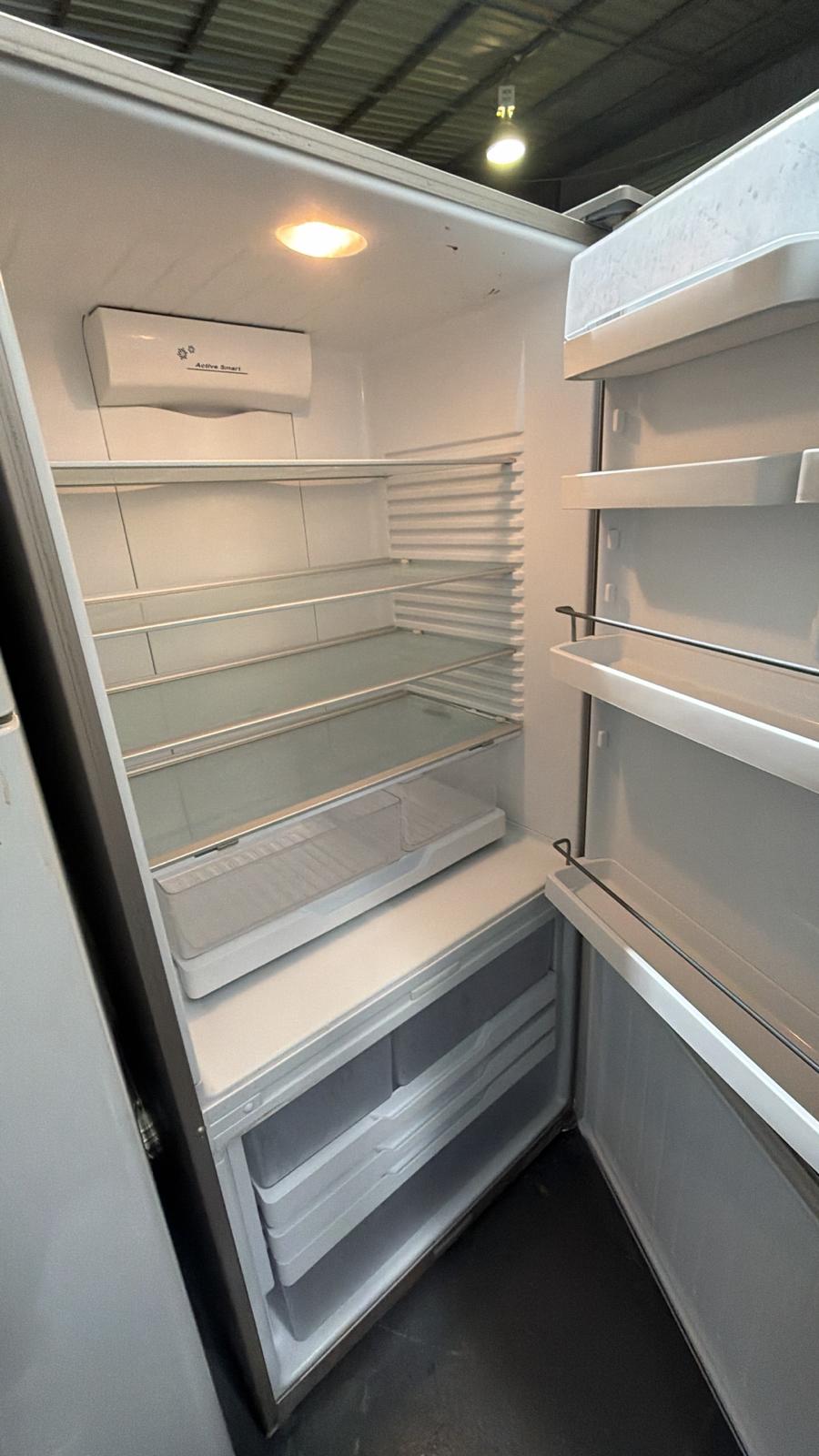 Refurbished Fisher & Paykel 519L Bottom Mount Fridge Freezer | BRISBANE