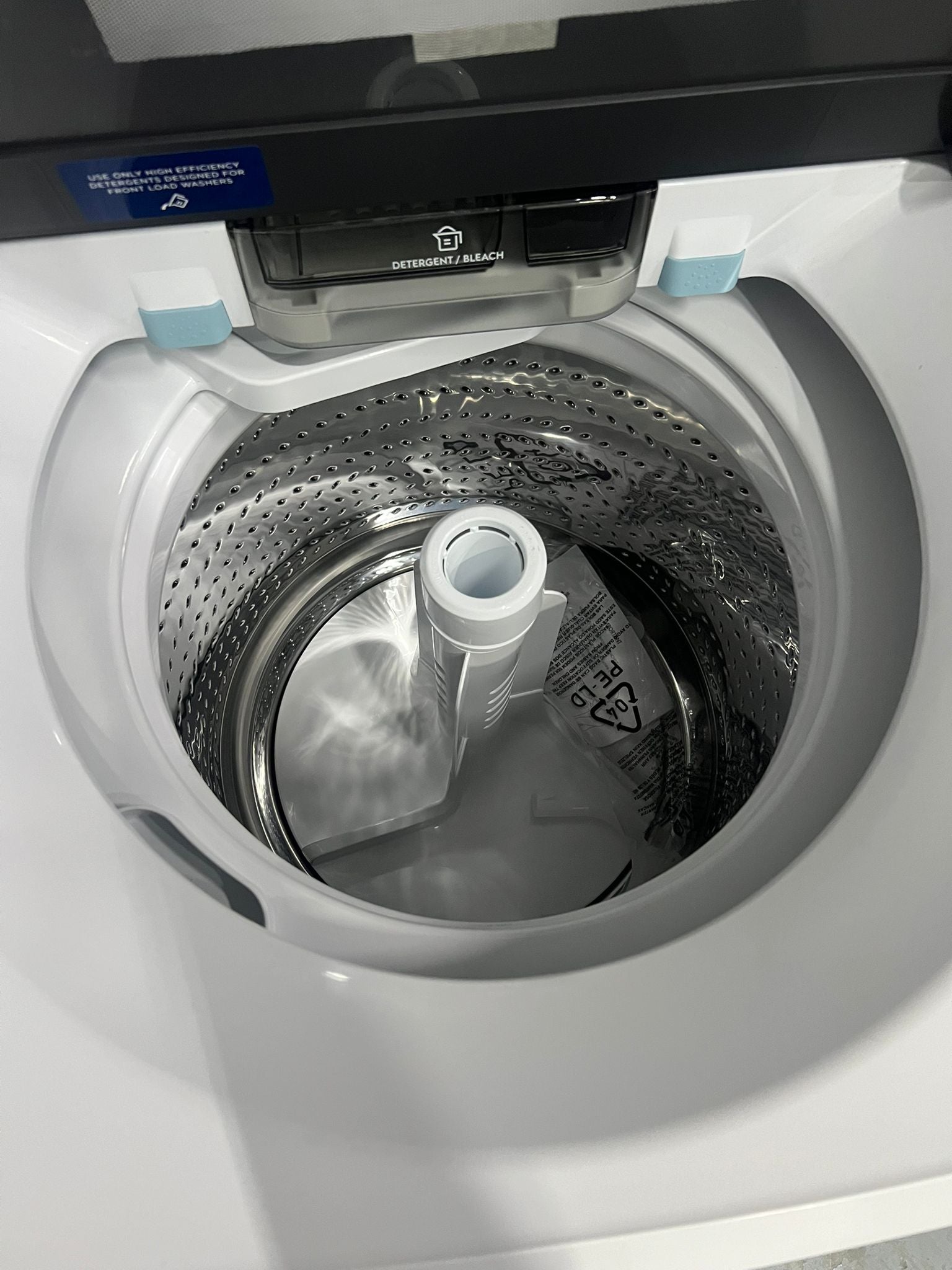 Factory Seconds Westinghouse 8 kg EasyCare Top Load Washing Machine – WWT8084J7WA