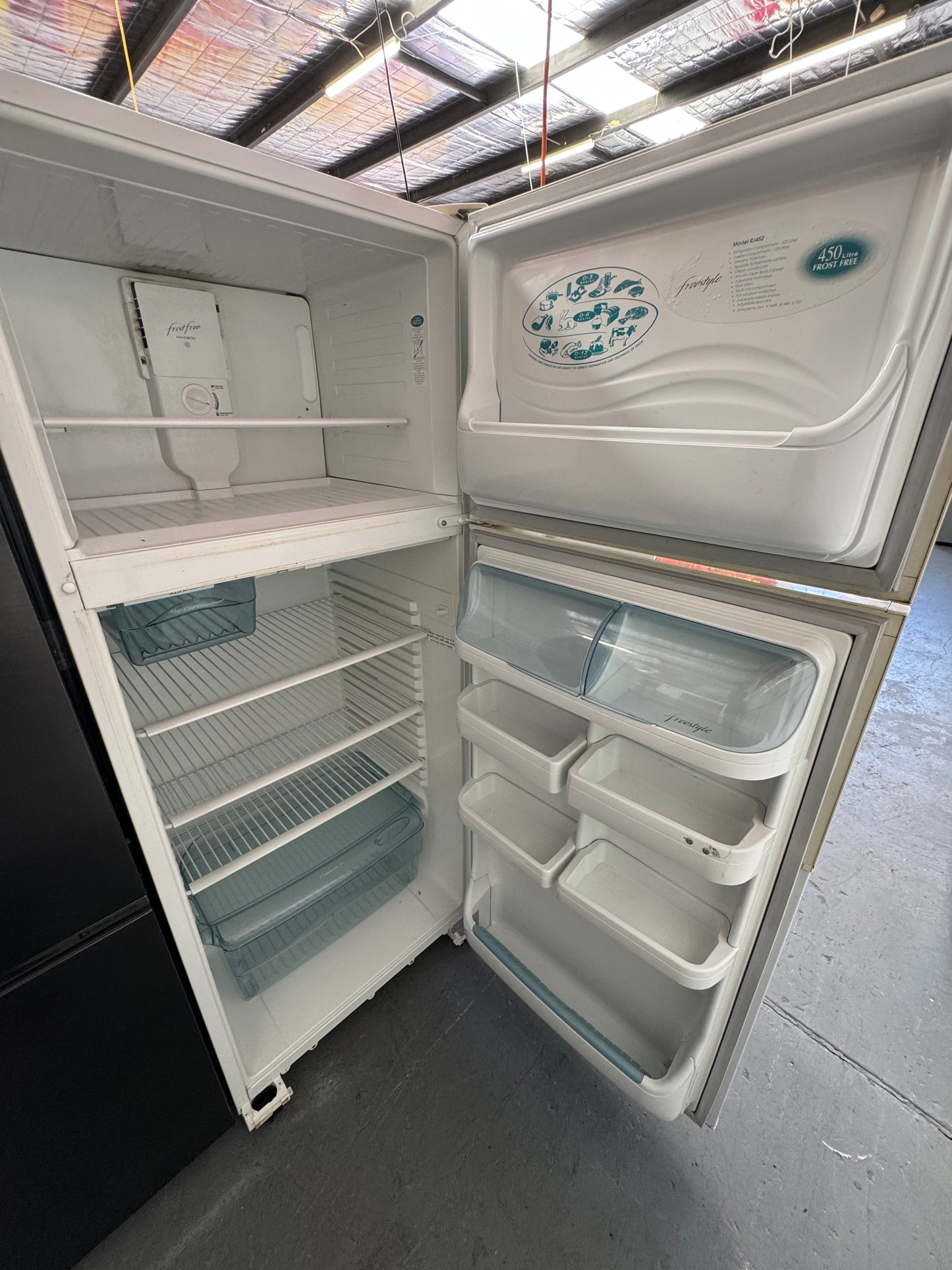 Refurbished Westinghouse 450L Fridge Freezer | SYDNEY