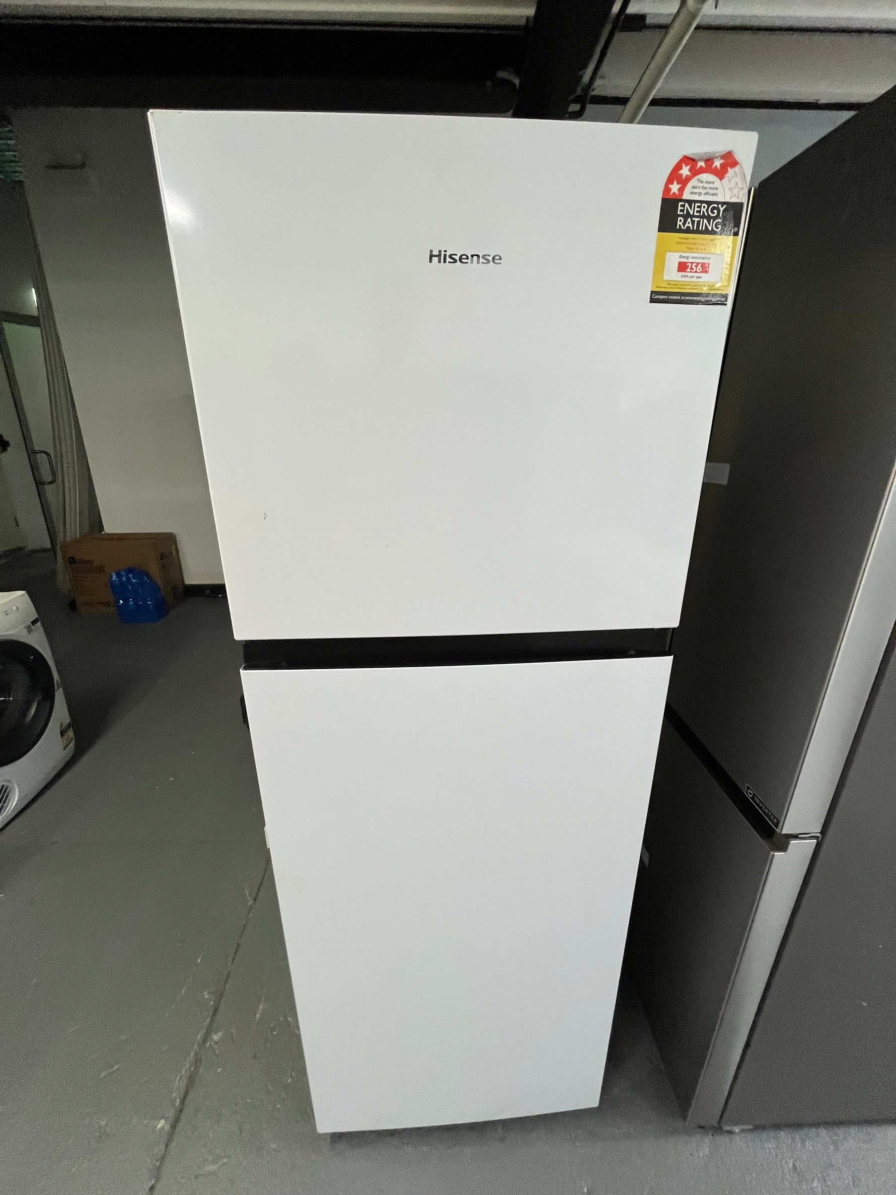 Factory second Hisense 326 ltr top mount fridge freezer Model no-HRTF326