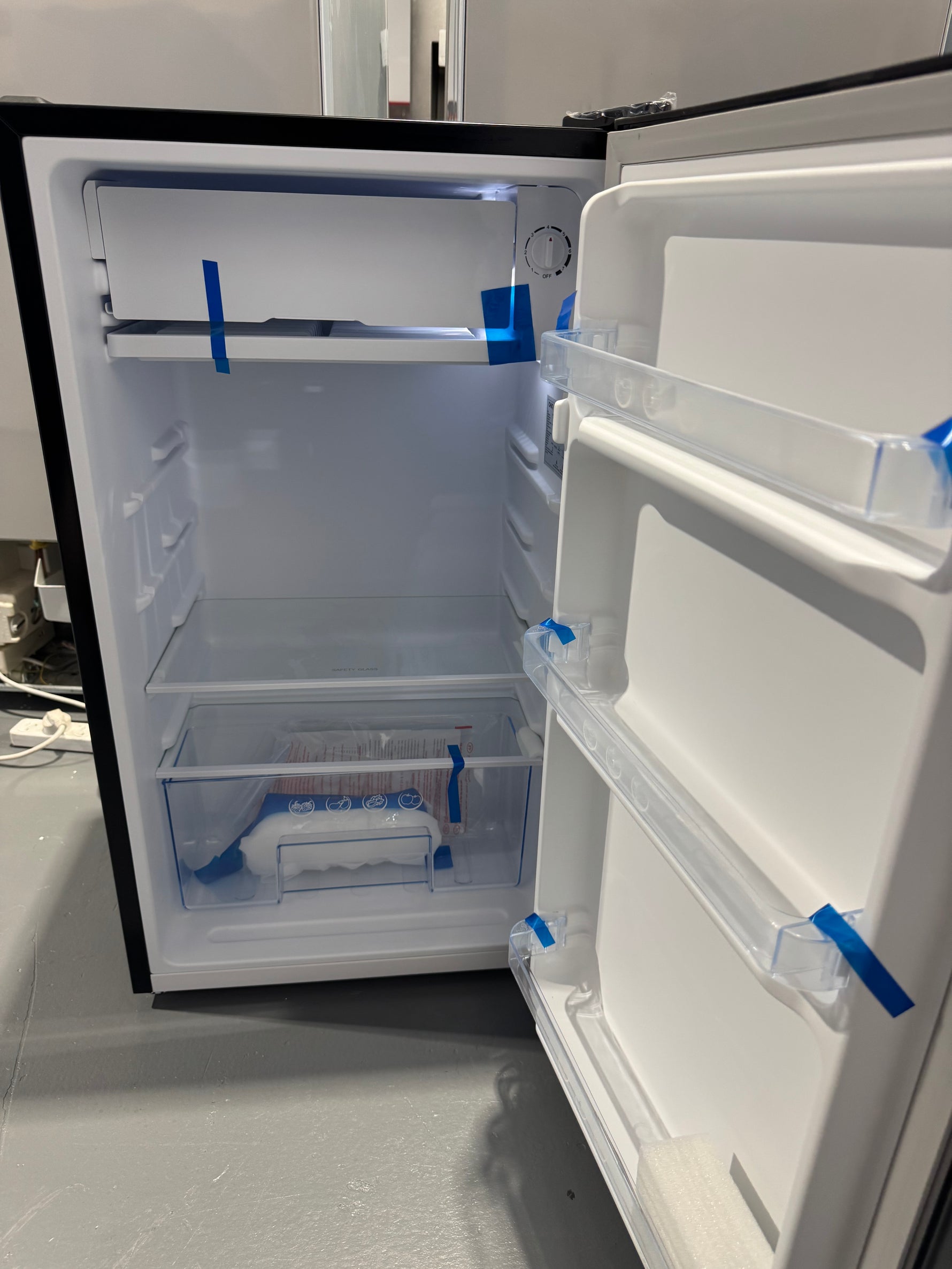 Factory seconds Chiq 90 litres Bar fridge