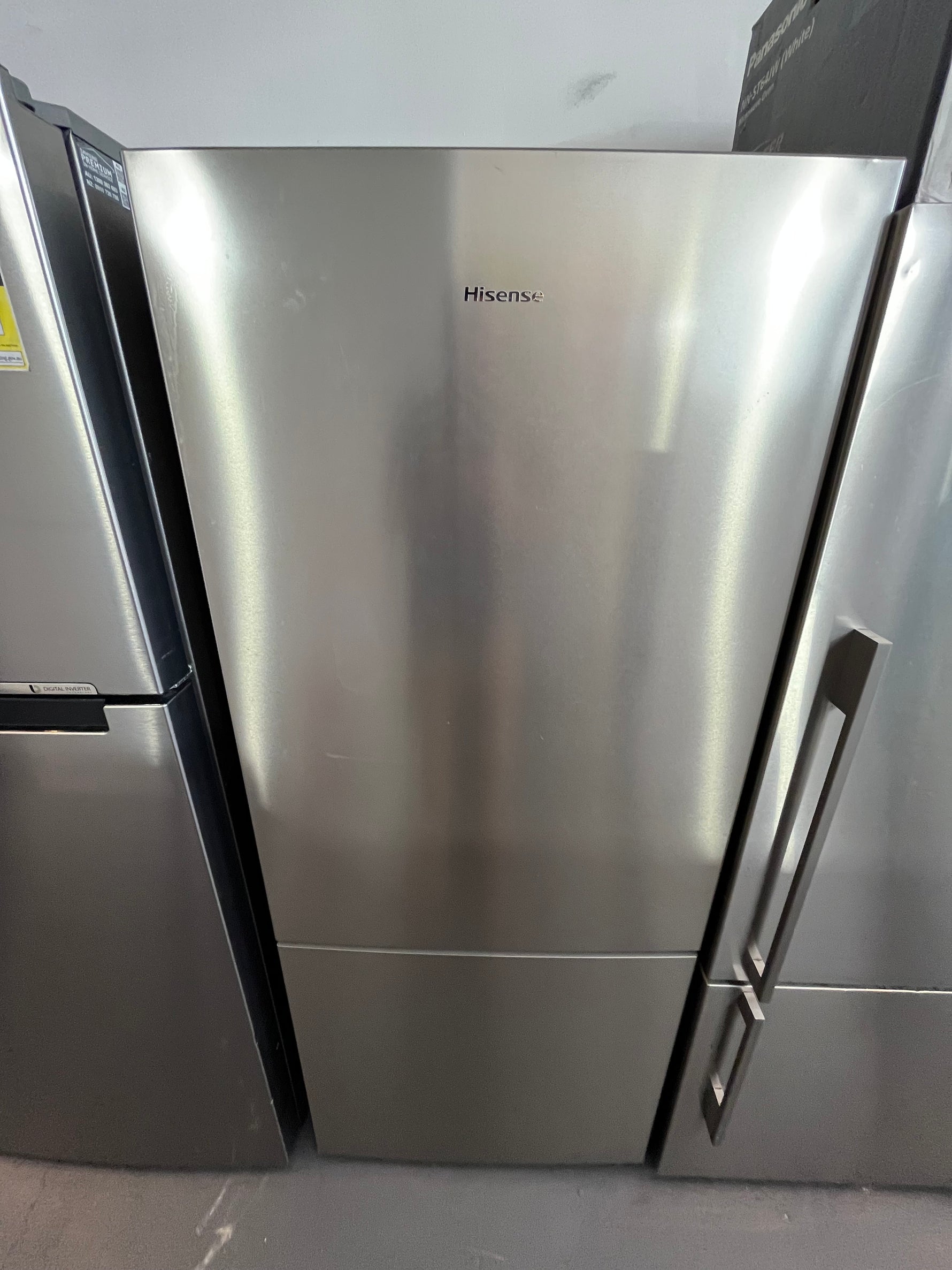 Hisense 417 ltr fridge freezer