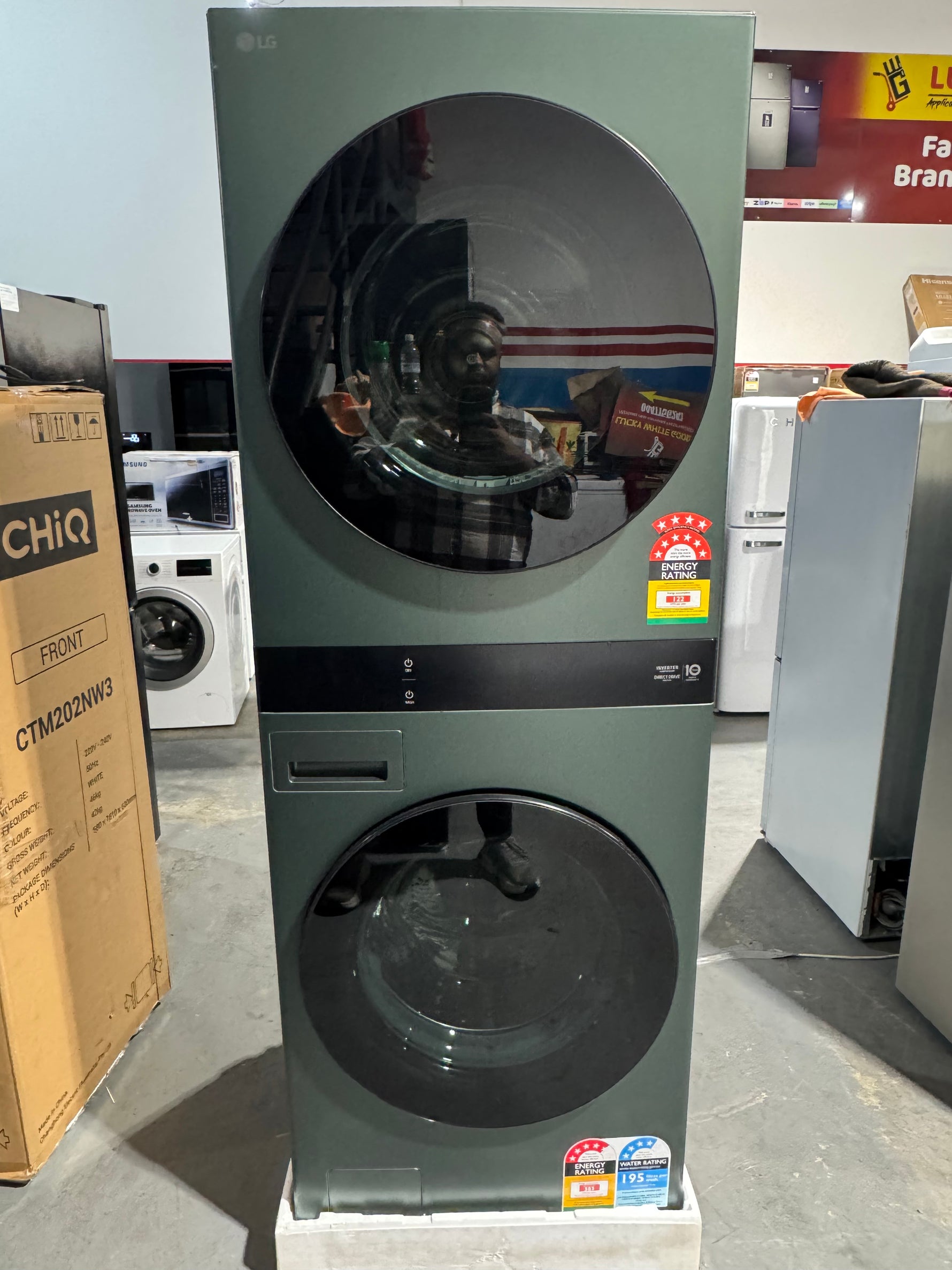 Near new condition LG washTower 19kg/10kg washer dryer combo