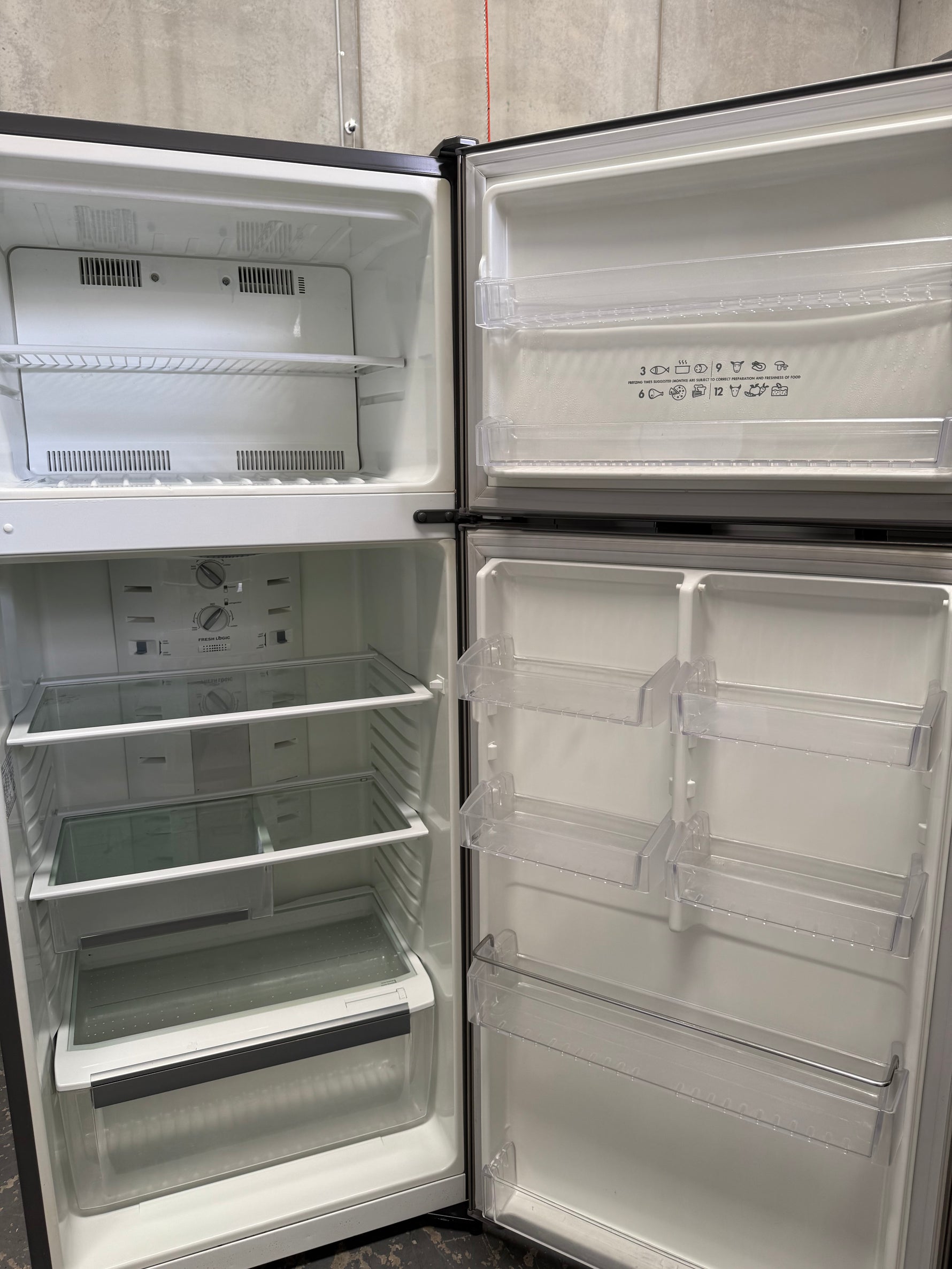 Electrolux 390L Top Mount Fridge – Refurbished | ETM3900SB