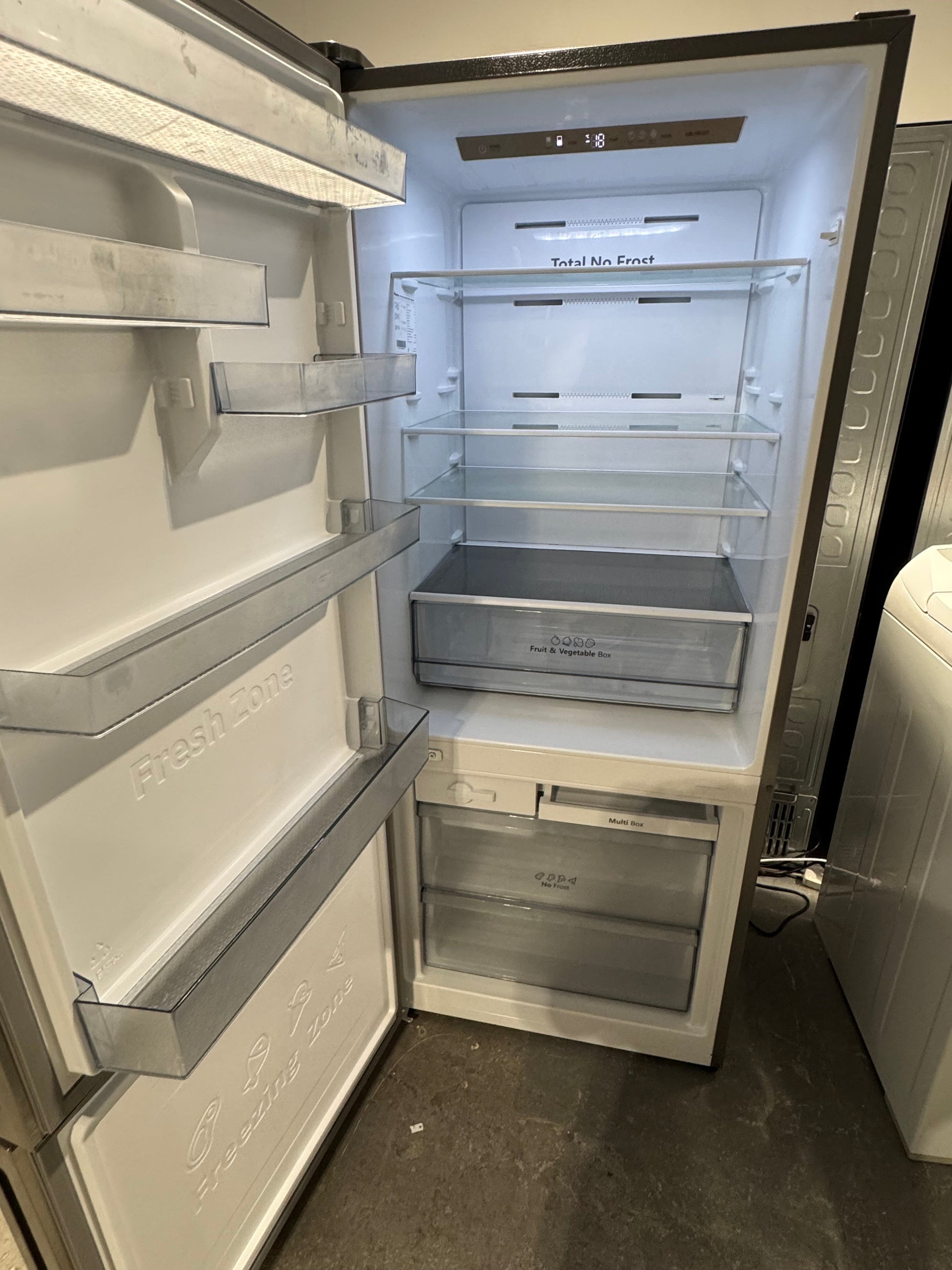Refurbished Hisense 417 litres fridge freezer | PERTH