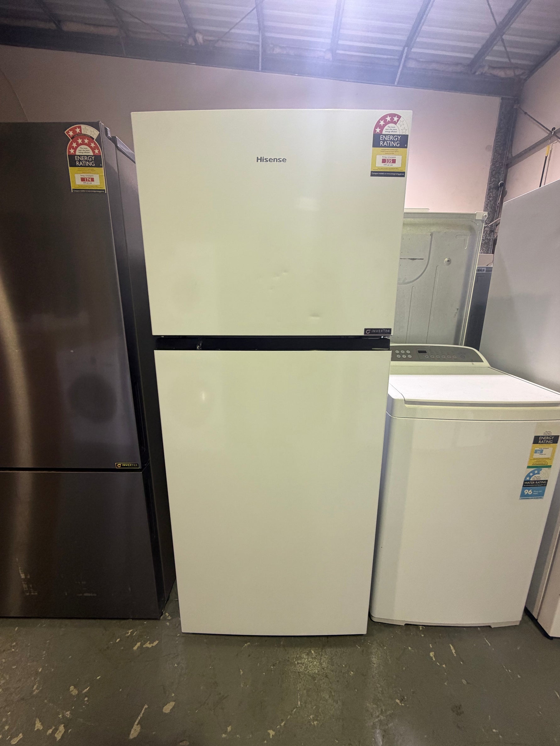 Factory second Hisense 424L Top Mount Fridge & Refurbished Fisher & Paykel 8.5kg Top Load Washing Machine Combo – HRTF424 + WA8560G1 | BRISBANE