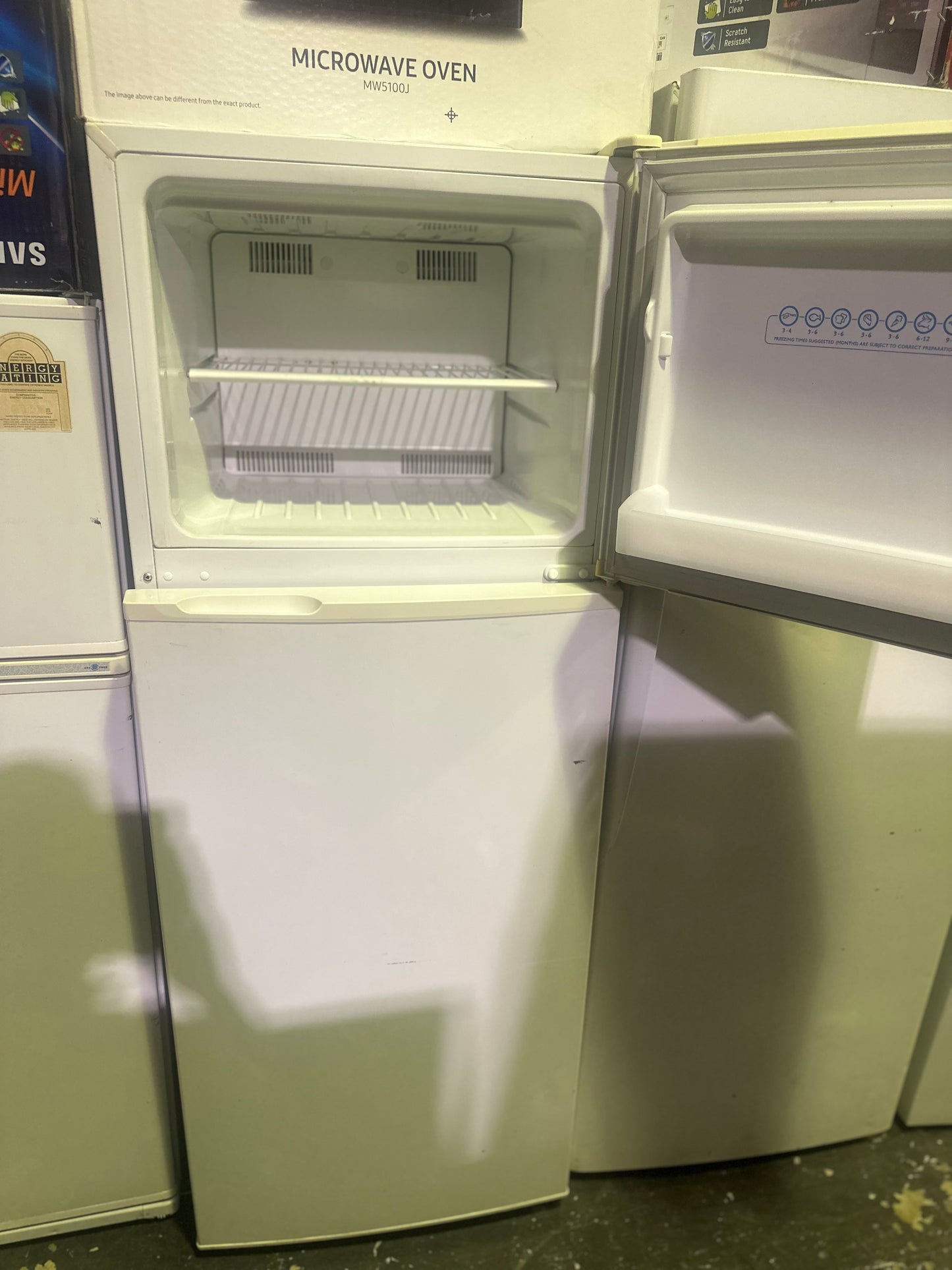 Refurbished Simpson 303 litres fridge freezer | BRISBANE