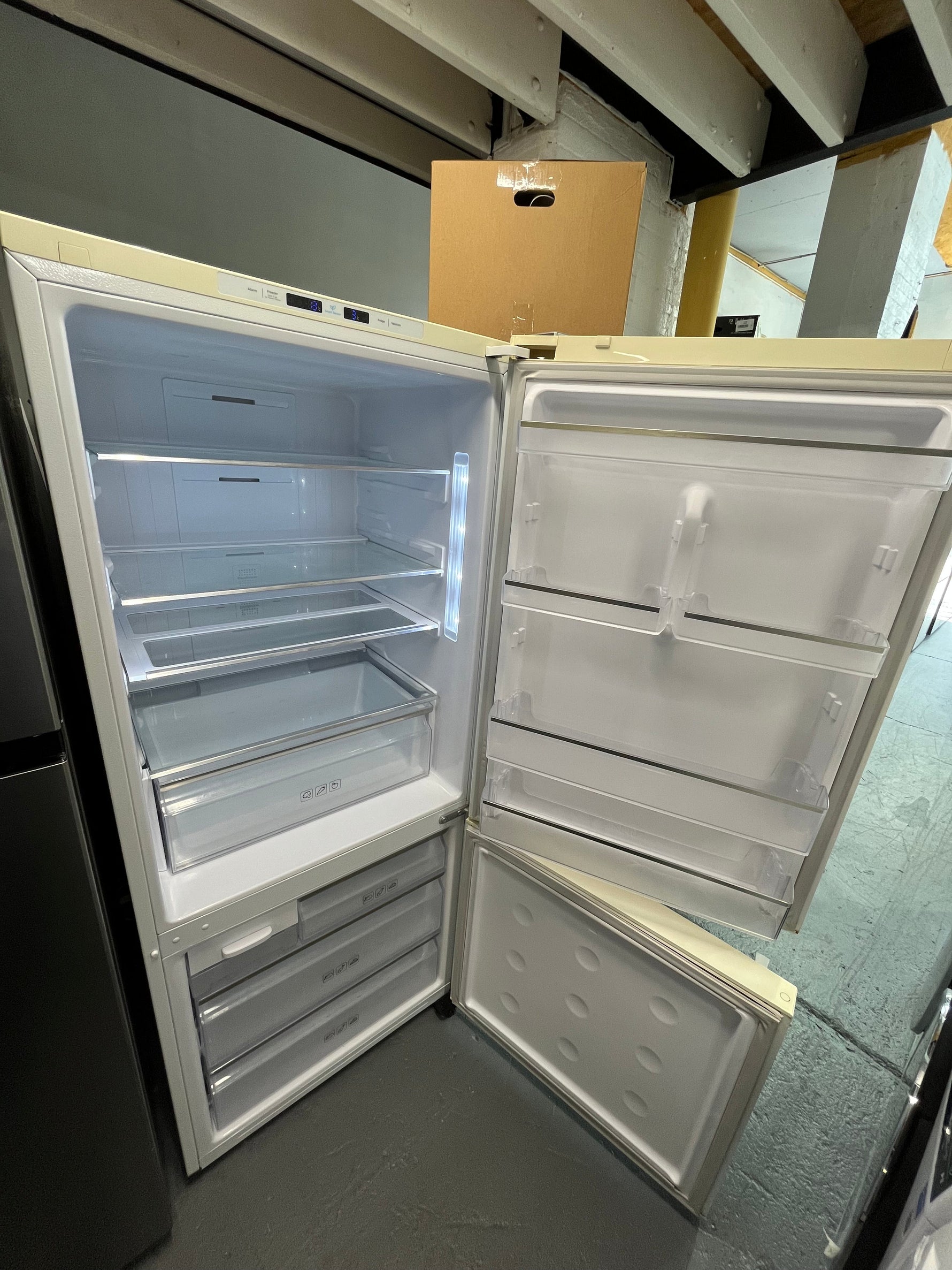 Refurbished Samsung 450 ltr bottom mount fridge freezer | ALEXANDRIA
