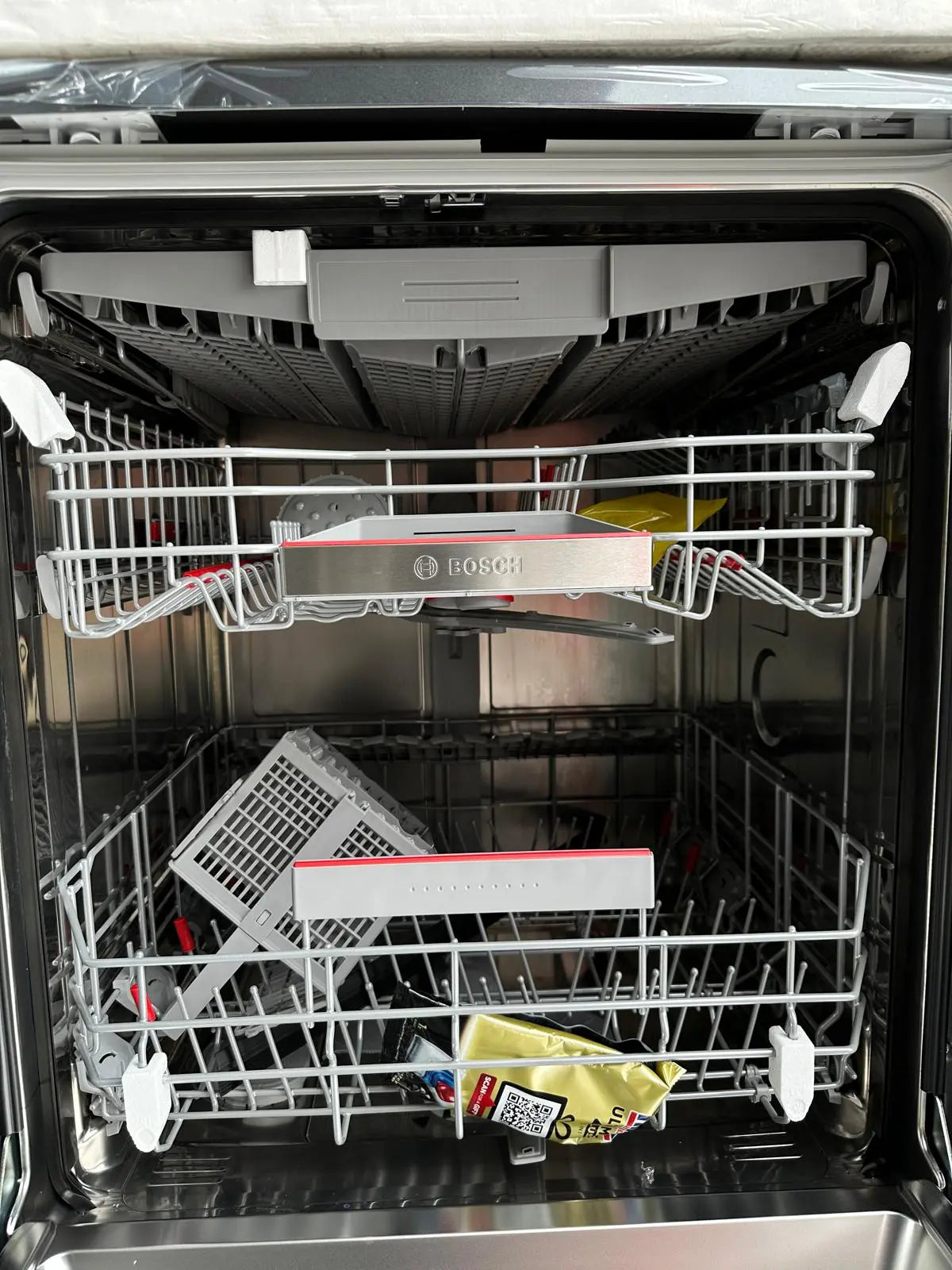 Bosch 9kg Front Load Washer + Bosch 15 Place Dishwasher Combo – Factory Seconds | ADELAIDE