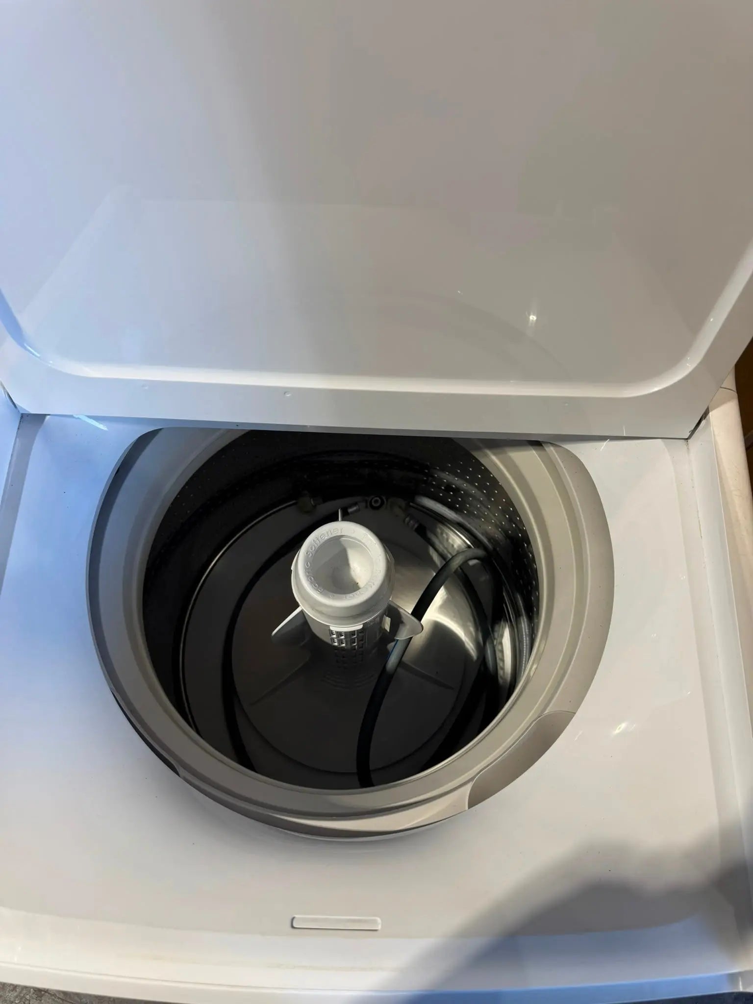 Brand New Kenmore 247L Fridge + Fisher & Paykel 8.5kg Top Loader