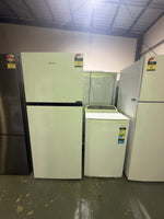 Factory second Hisense 424L Top Mount Fridge & Refurbished Fisher & Paykel 8.5kg Top Load Washing Machine Combo – HRTF424 + WA8560G1 | BRISBANE