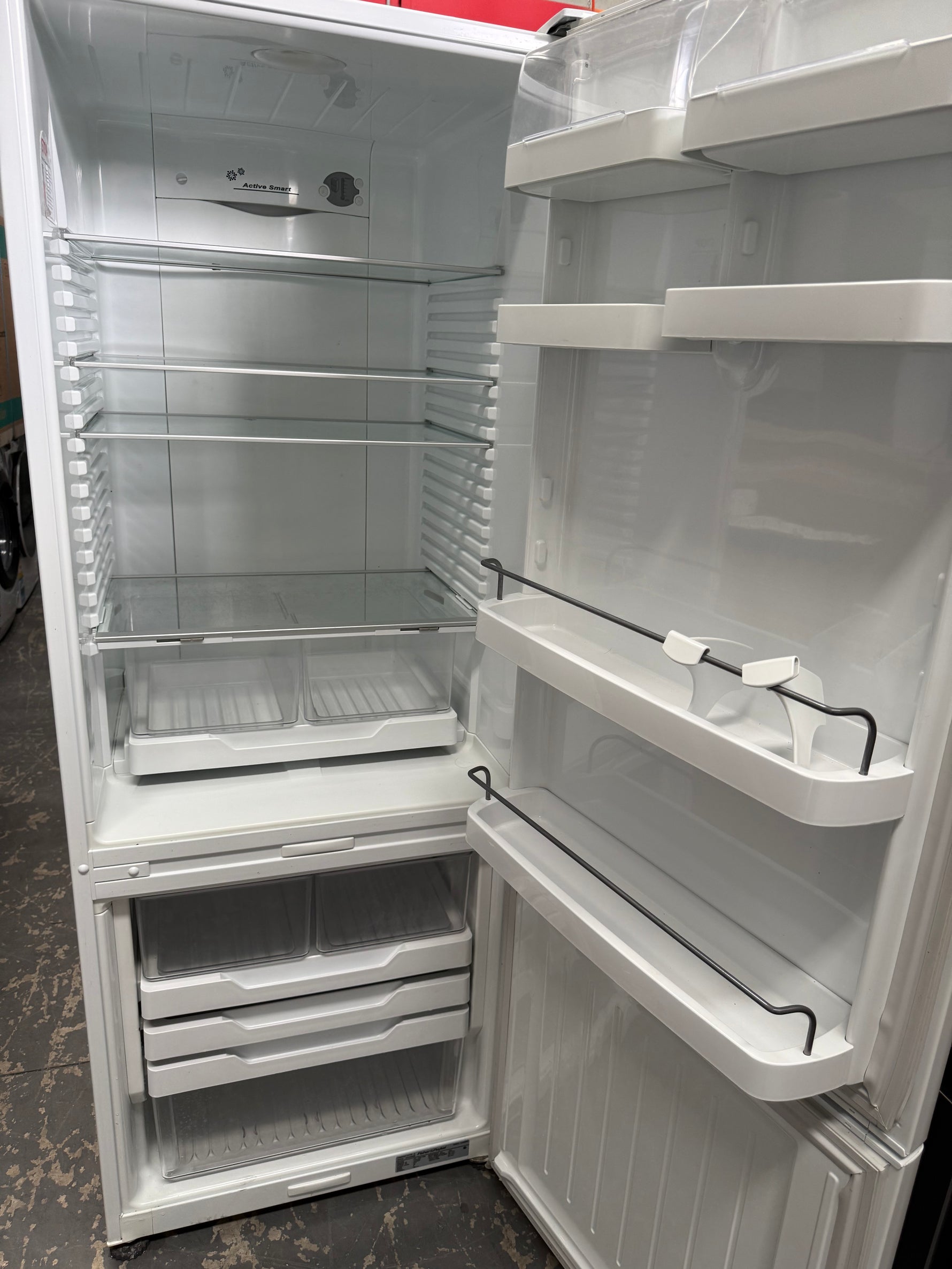 Fisher & Paykel 400L bottom Mount Fridge – Refurbished | E402B*