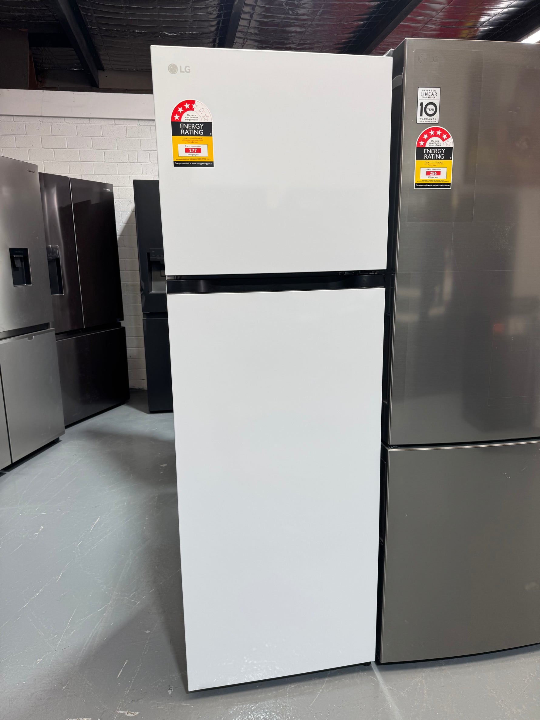 Factory Seconds LG LG 266L Top Mount Fridge in White Finish GT-2W