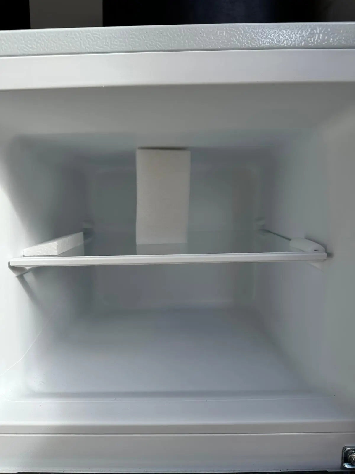 CHiQ 118L Top Mount Fridge Freezer (Factory Seconds) | ADELAIDE