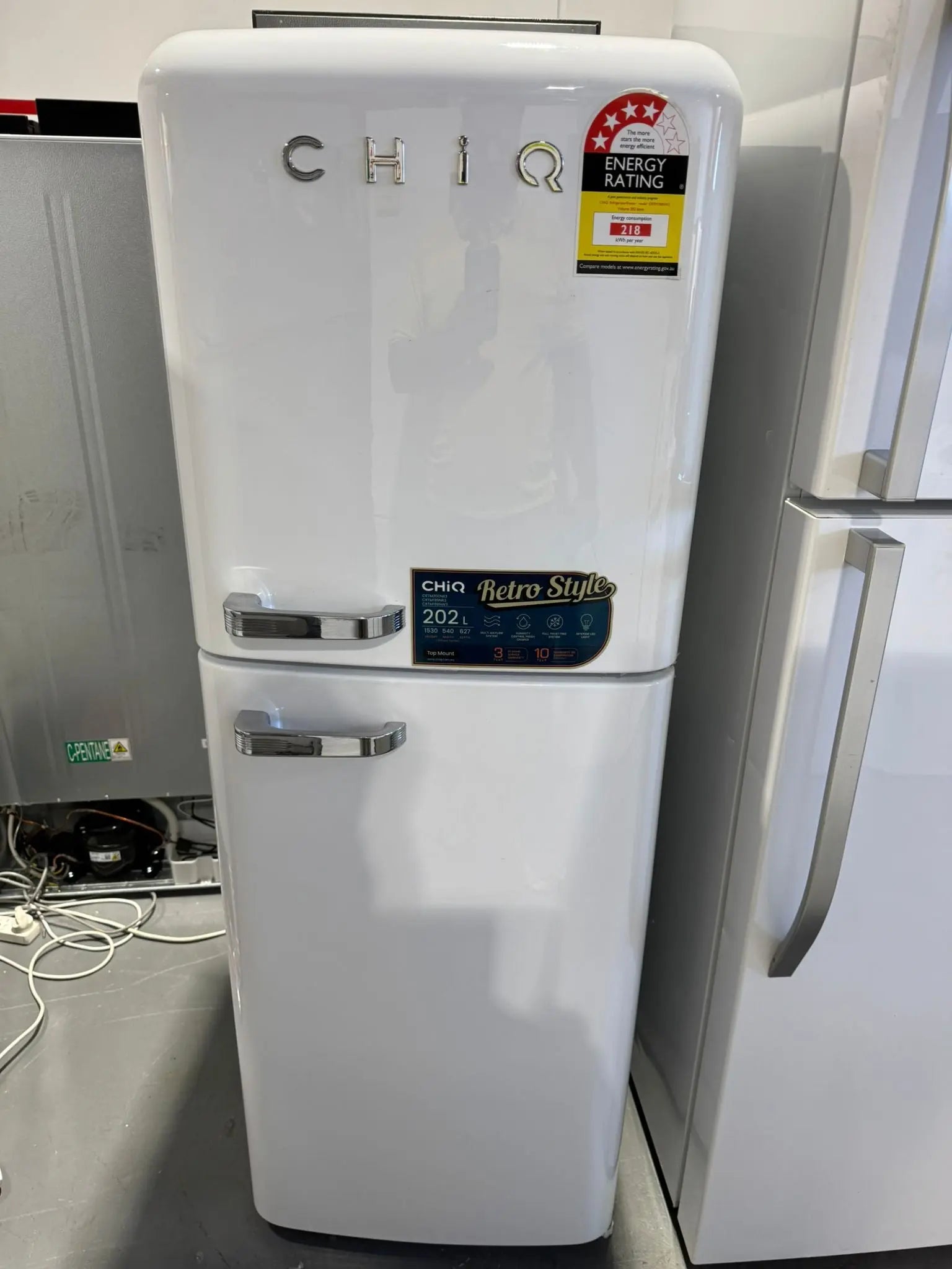CHiQ 202L Retro Style Top Mount Fridge Freezer – Factory Seconds | PERTH