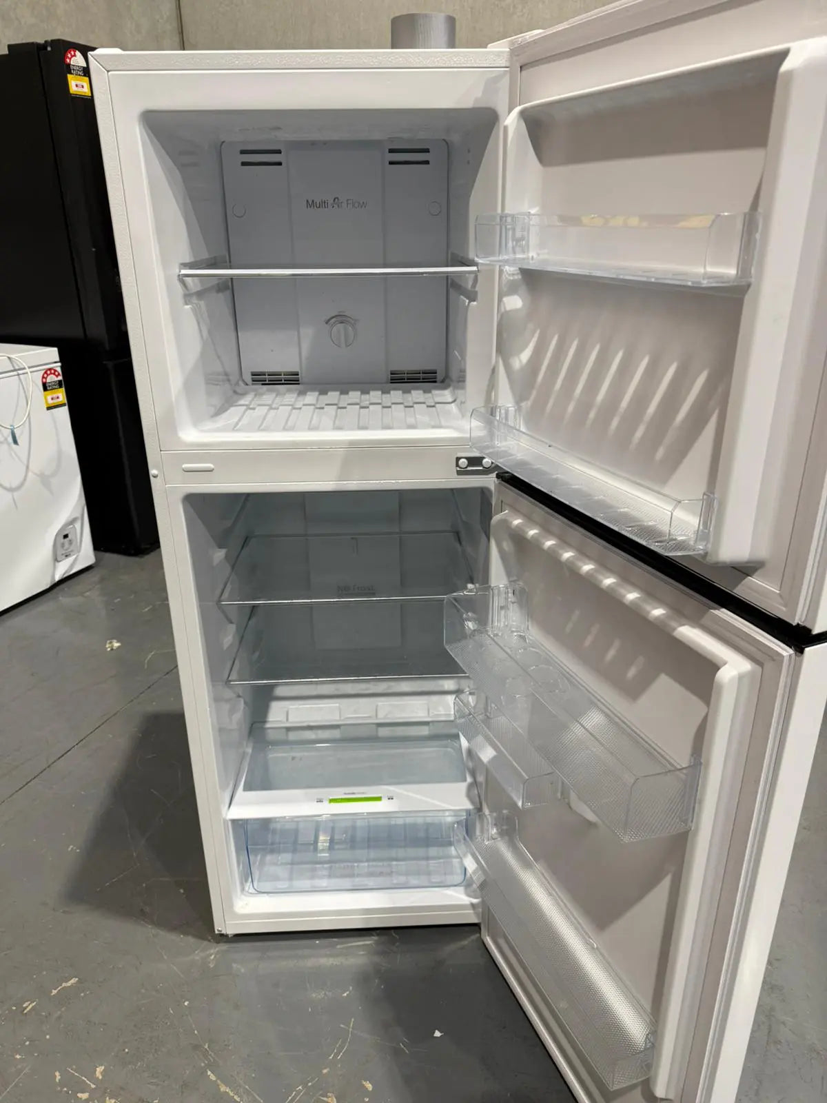 CHiQ 202L Top Mount Fridge Freezer CTM202NW3 (White) – Refurbished