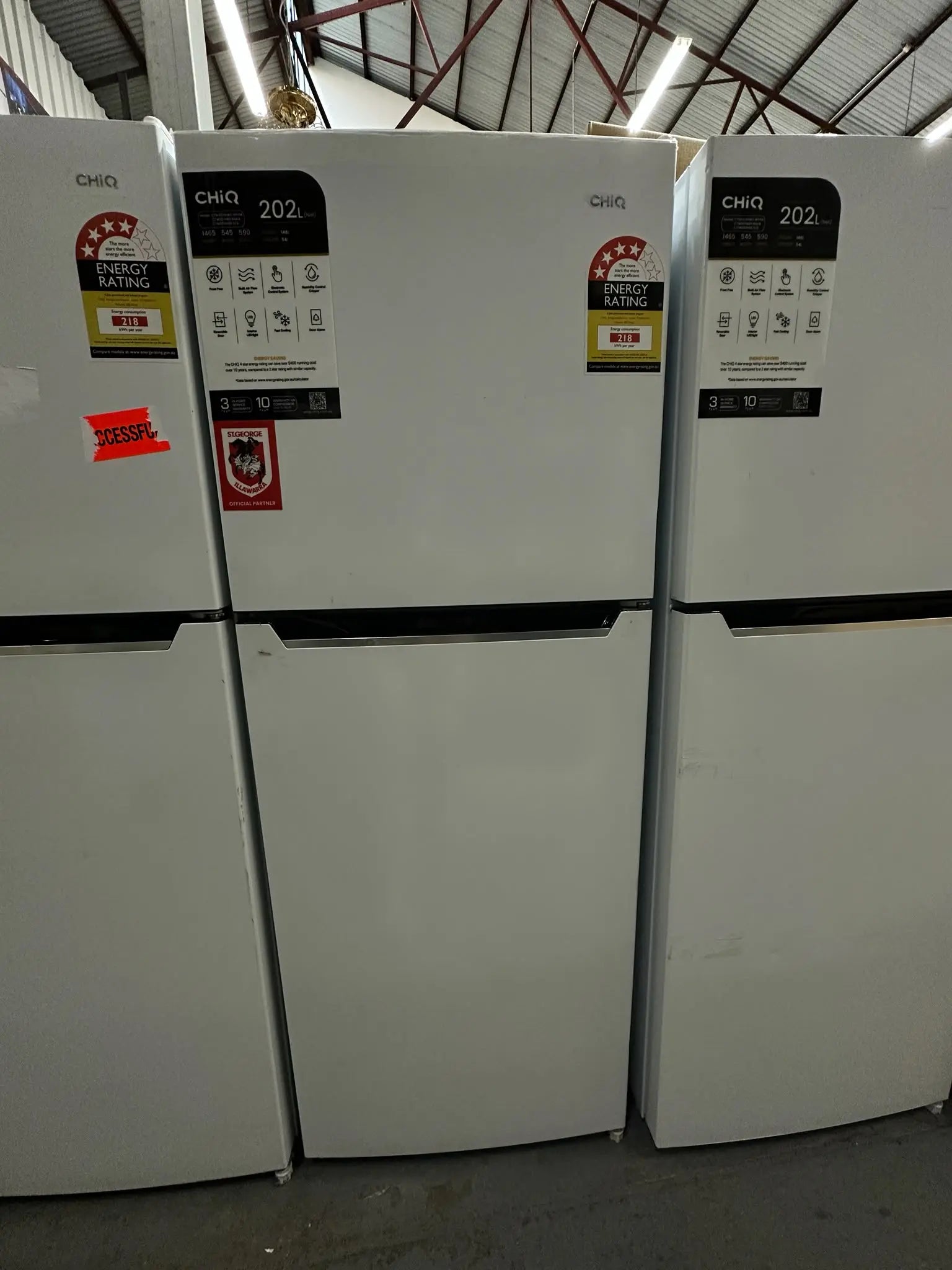CHiQ 202L Top Mount Fridge Freezer (Near New Condition)