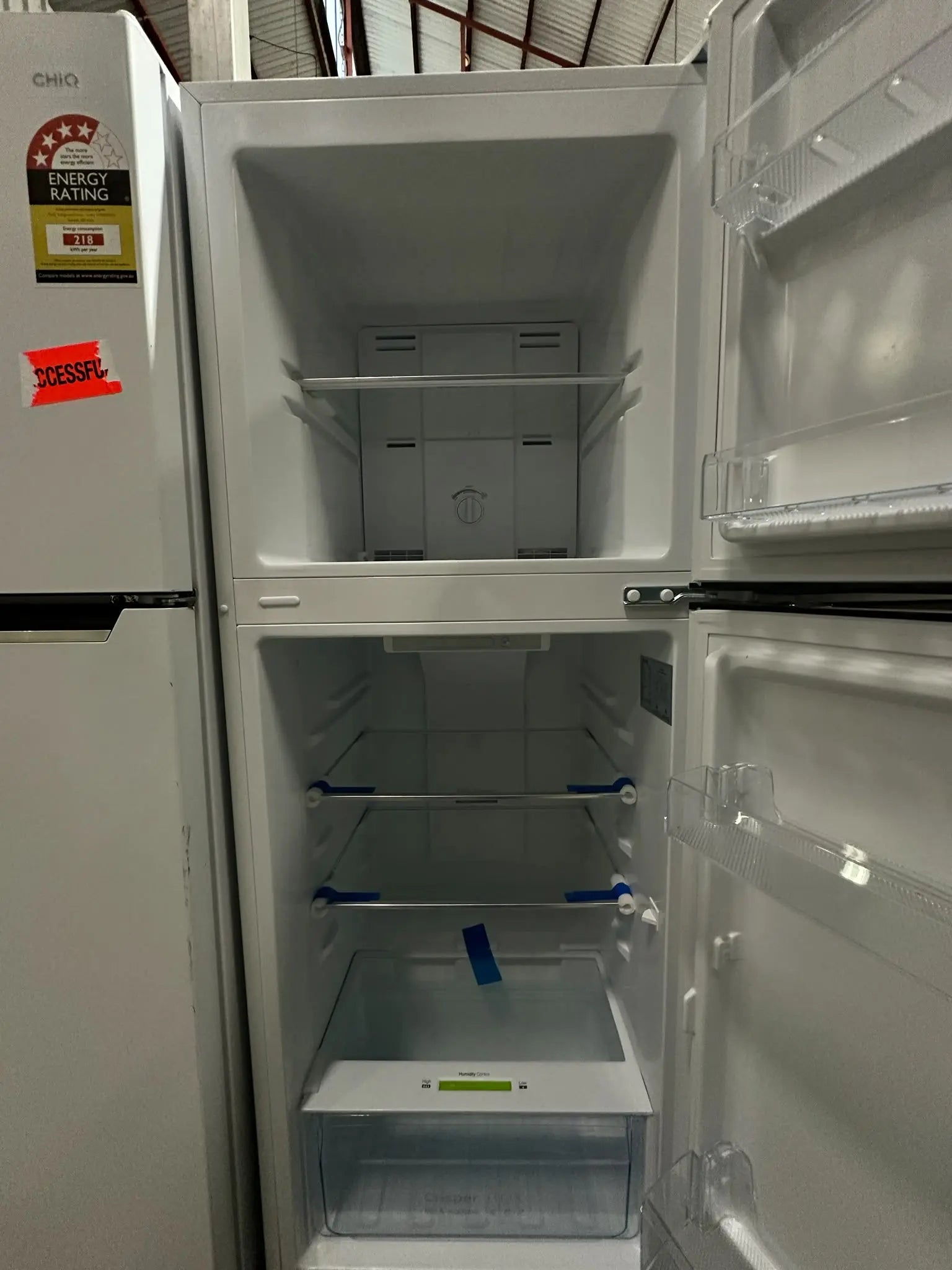 CHiQ 202L Top Mount Fridge Freezer (Near New Condition)