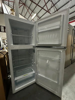 CHiQ 202L Top Mount Fridge Freezer (Near New Condition)