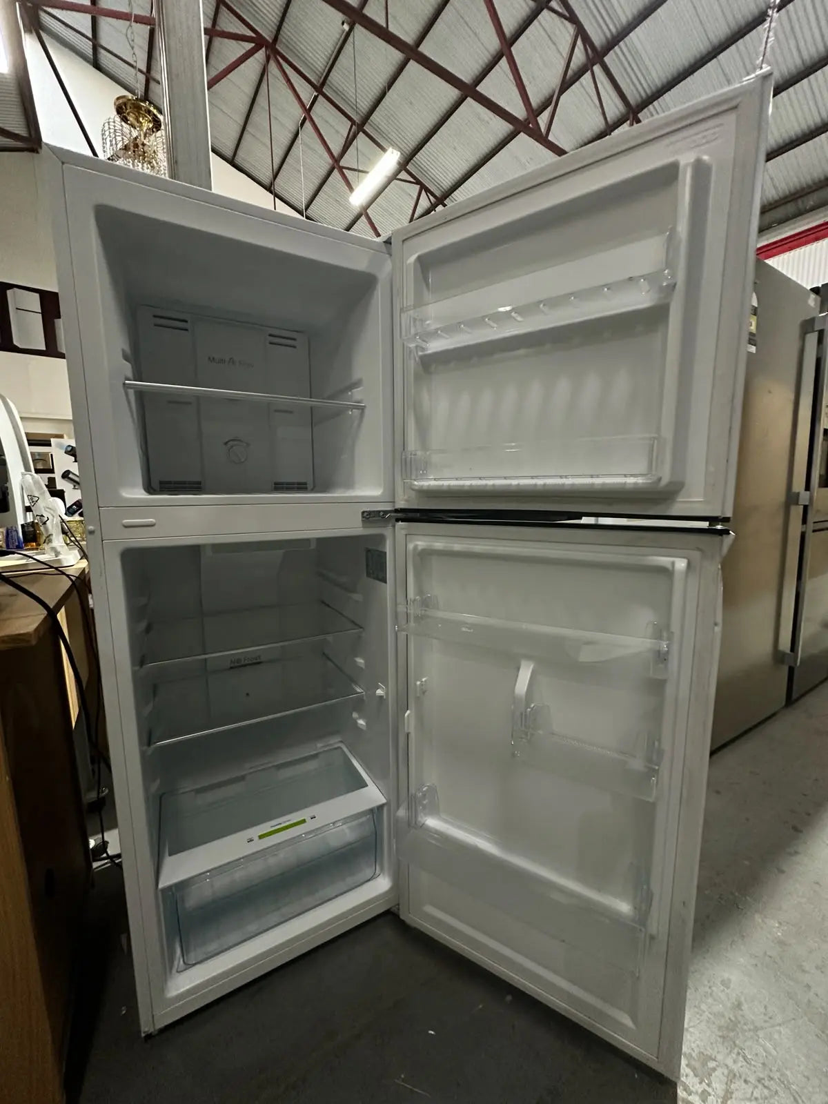 CHiQ 202L Top Mount Fridge Freezer (Near New Condition)