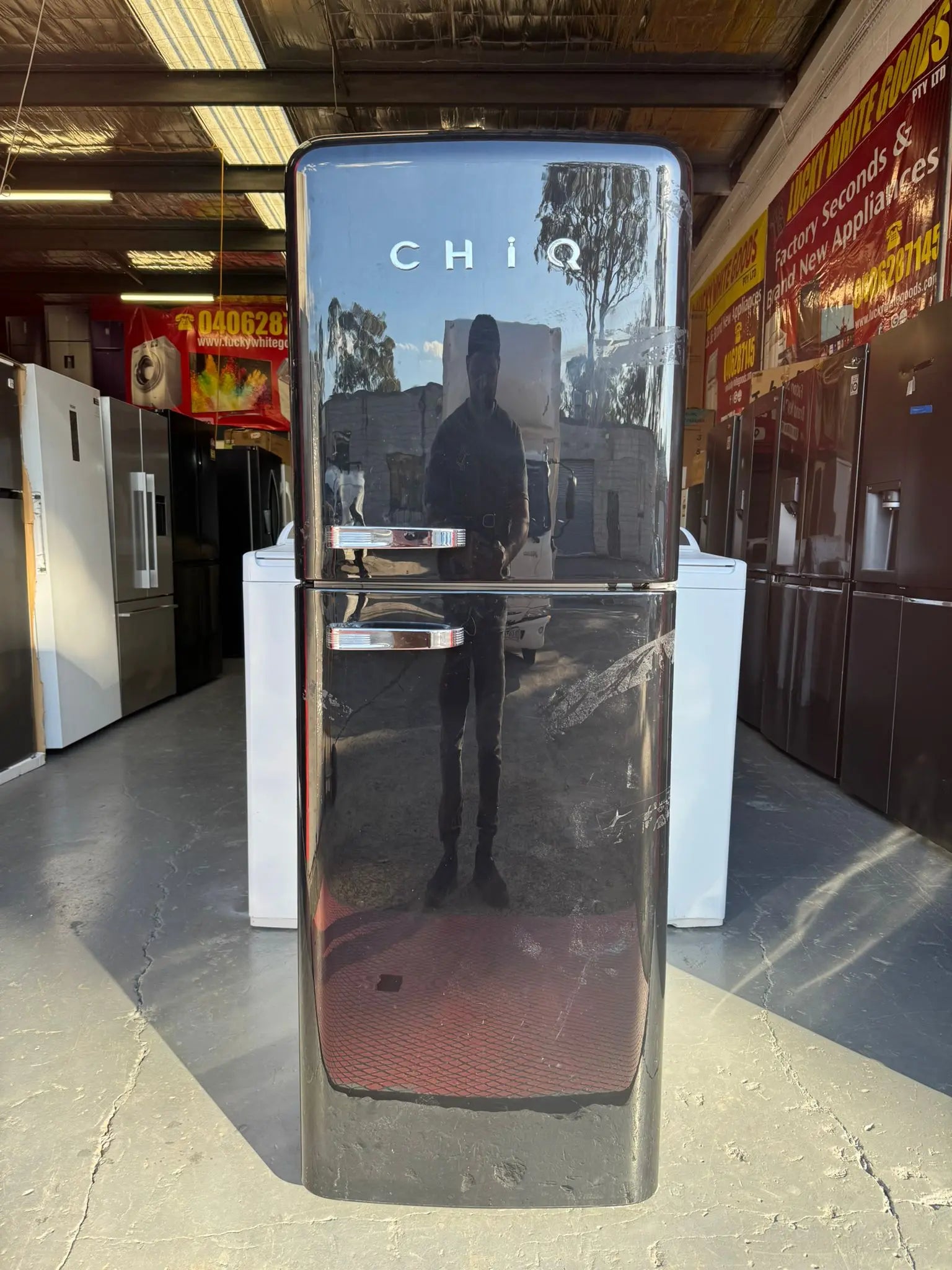 CHiQ 216L Retro Top Mount Fridge – Refurbished | ALEXANDRIA