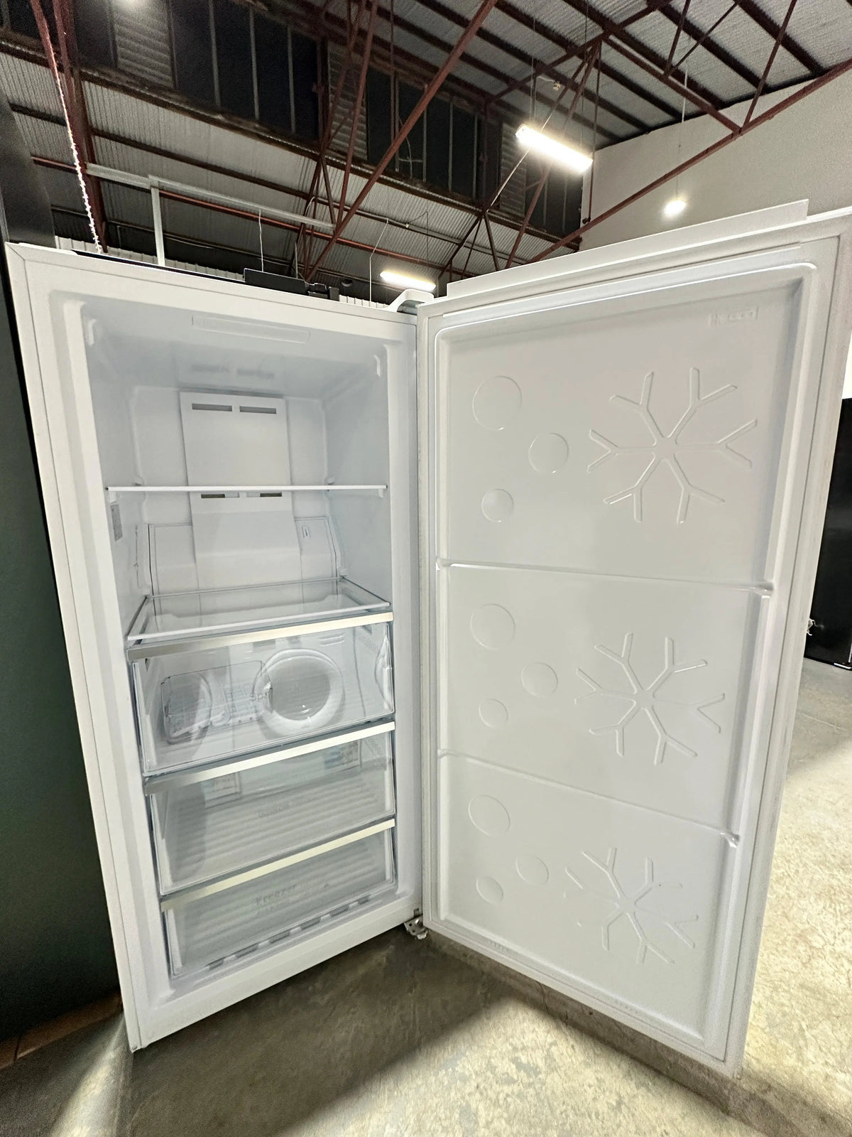 CHiQ 311L Upright Hybrid Refrigerator / Freezer – Near New | ADELAIDE
