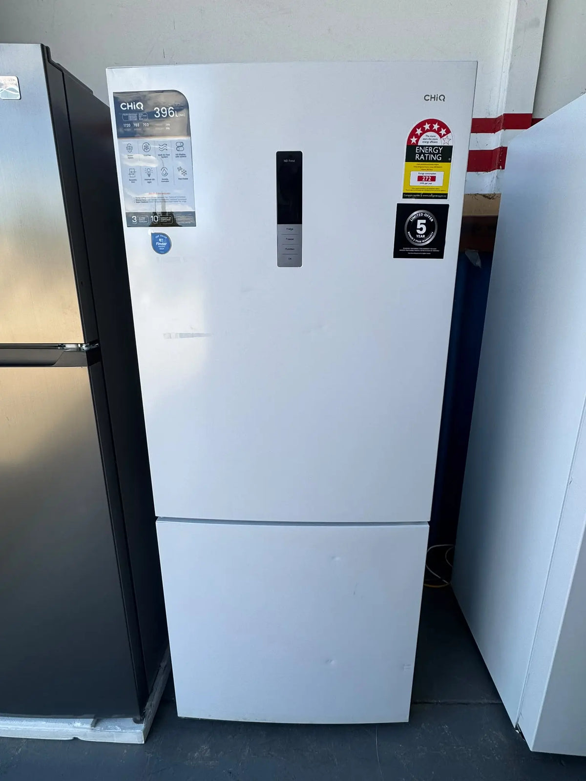 CHiQ 396L White Bottom Mount Fridge Freezer – Factory Second | PERTH