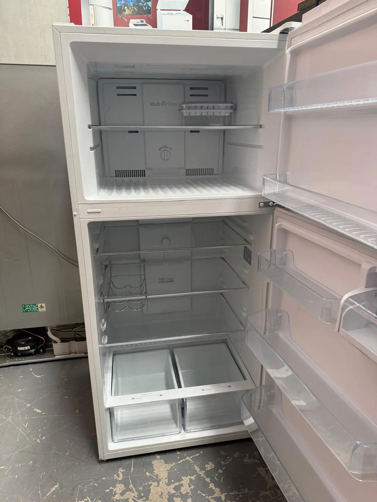 CHiQ 515L Top Mount Fridge Freezer CTM515NW – Refurbished