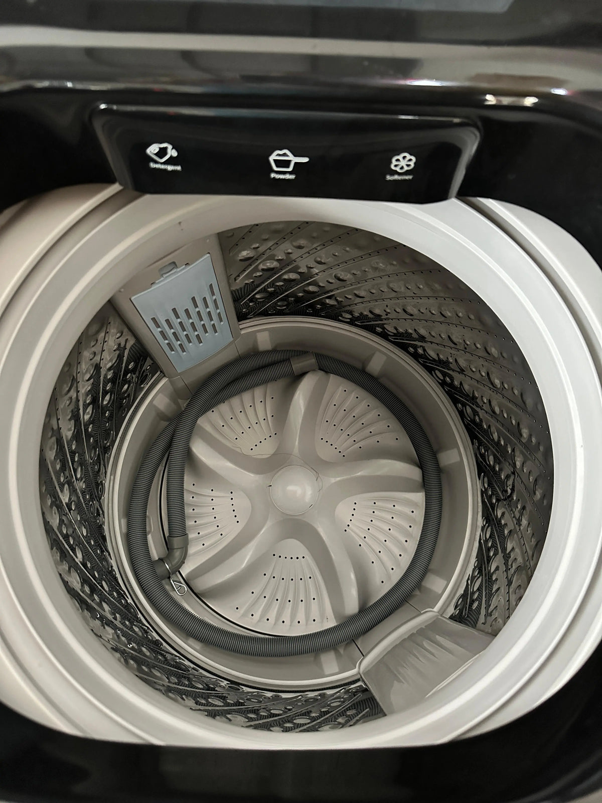 CHiQ 8.5kg Front Load Washing Machine – Gunmetal Black – Refurbished | ADELAIDE