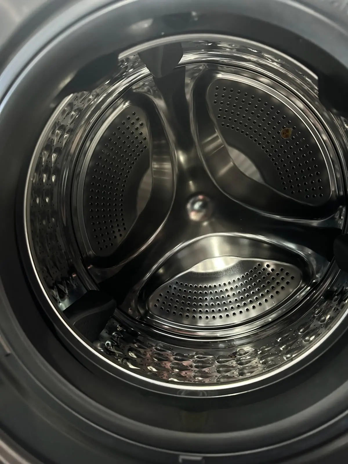 CHiQ 8.5kg Front Load Washing Machine (Near New Condition)