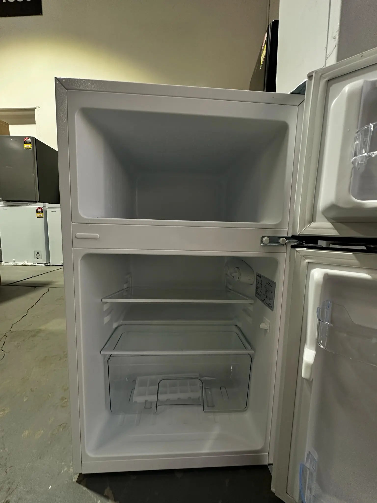 CHiQ 86L Top Mount Fridge Freezer (Near New Condition)