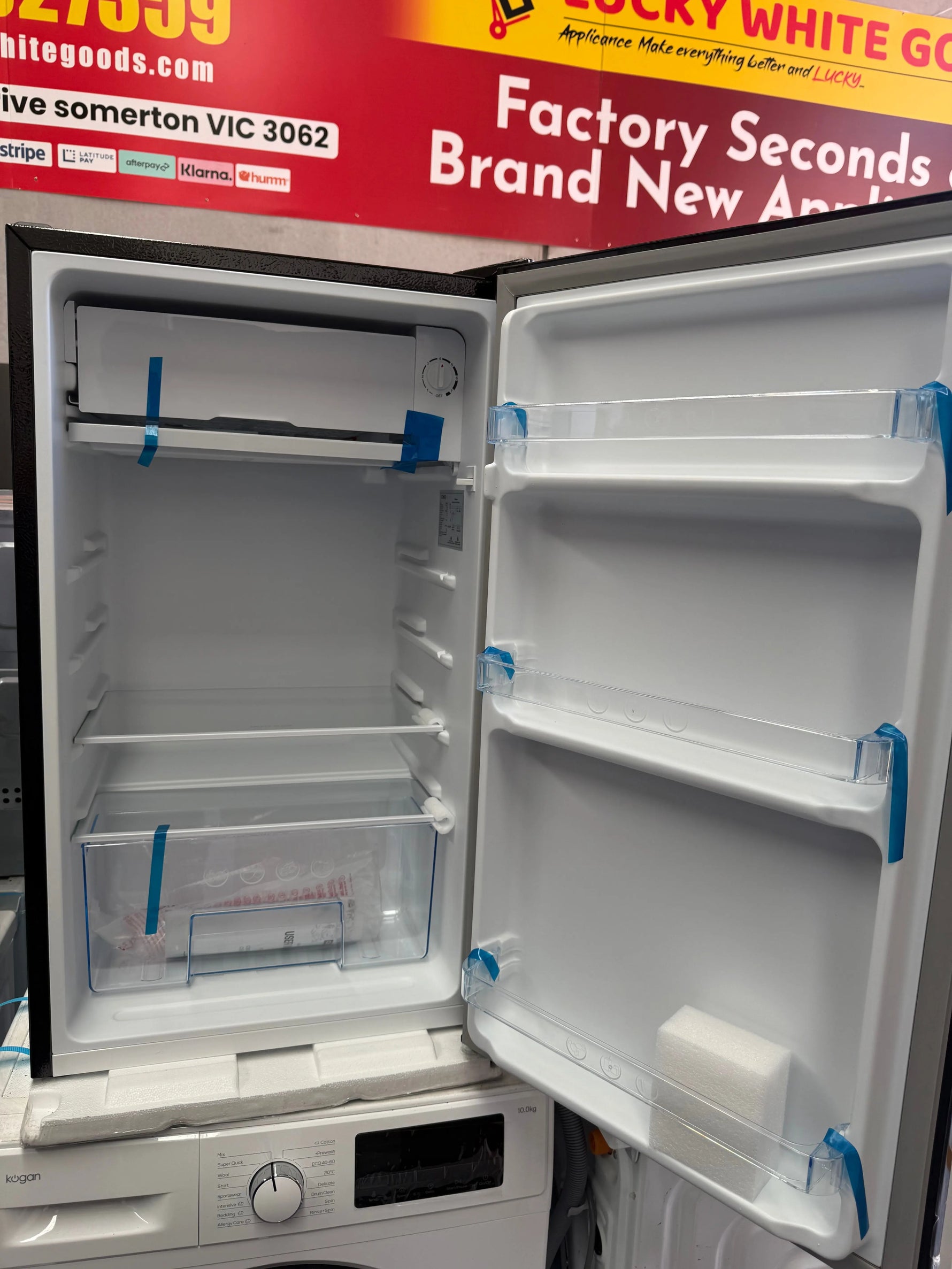 CHiQ 89L Bar Fridge – Factory Seconds | CSR089DB | MELBOURNE