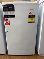 CHiQ CSR092DW 92L Bar Fridge – White (Factory Second, Compact Mini Fridge, Reversible Door) | RESERVOIR