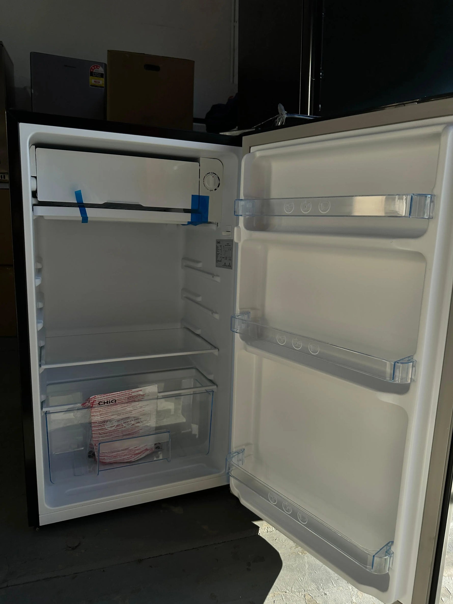 CHiQ Retro-Style Factory Seconds Bar Fridge | ADELAIDE