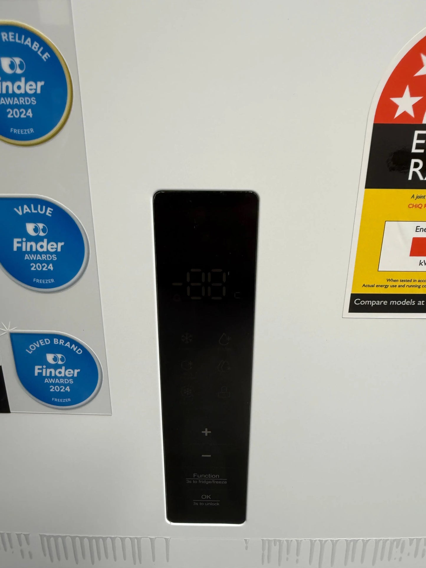 CHiQ CSH166NW – Brand New 166 L Hybrid Upright Freezer/Fridge | MELBOURNE