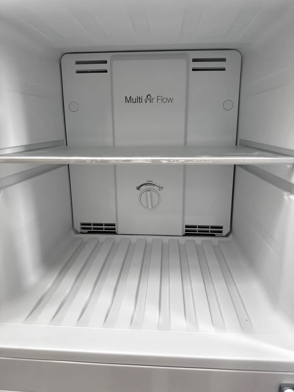 Chiq 202L Top Mount Fridge Freezer – Near to New CTM202NW3 | ADELAIDE