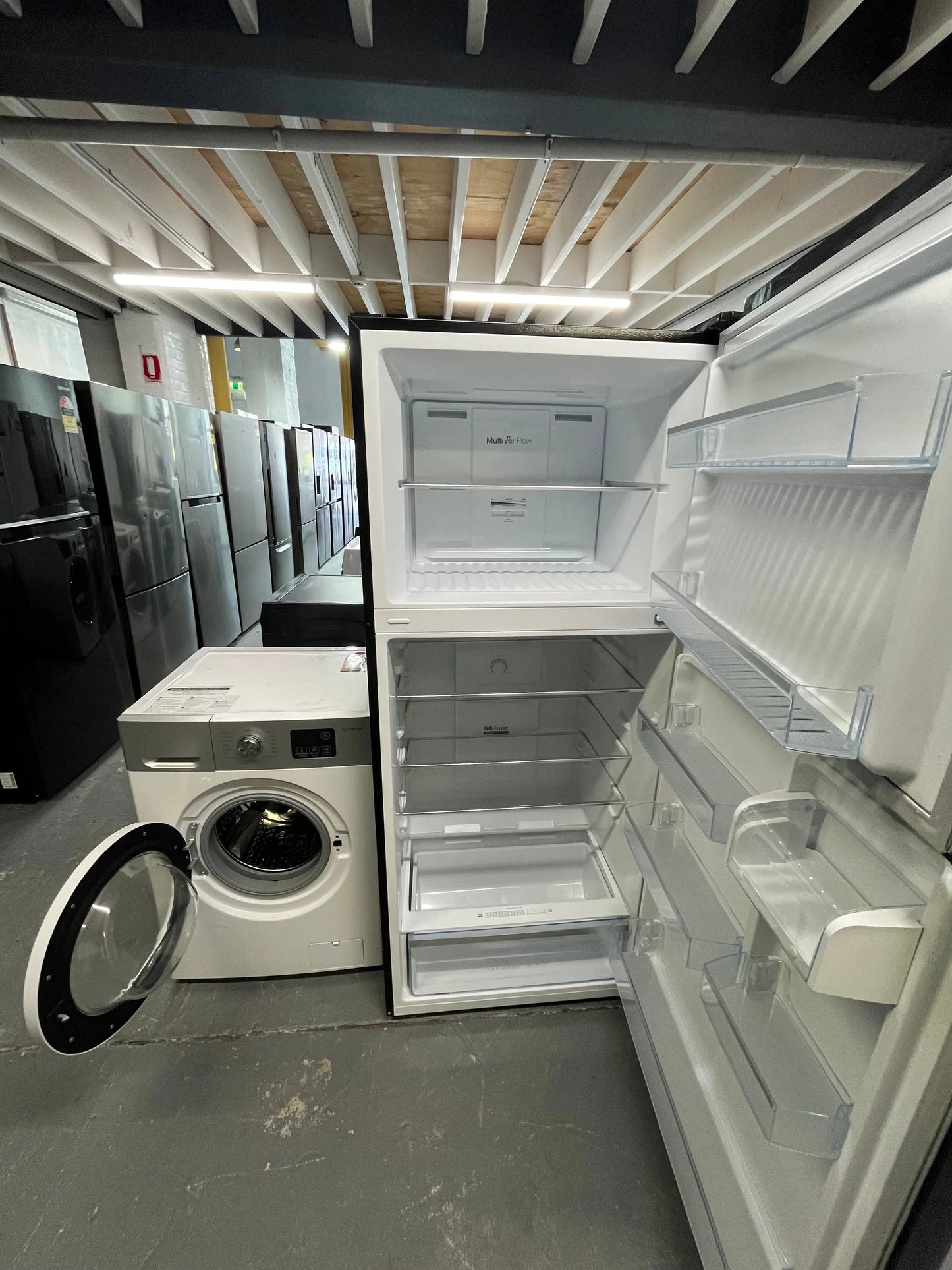 Chiq 410L fridge freezer Stirling 8 kgs washing machine | ALEXANDRIA