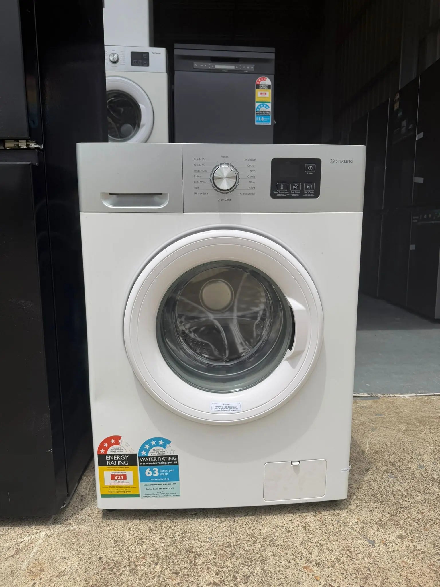 Chiq 503L Fridge & Stirling 8kg Washing Machine Combo – Refurbished | BRISBANE