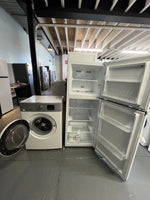 Combo Hisense 205 ltr top mount fridge freezer & Starling 8 kg front loader washer | ALEXANDRIA