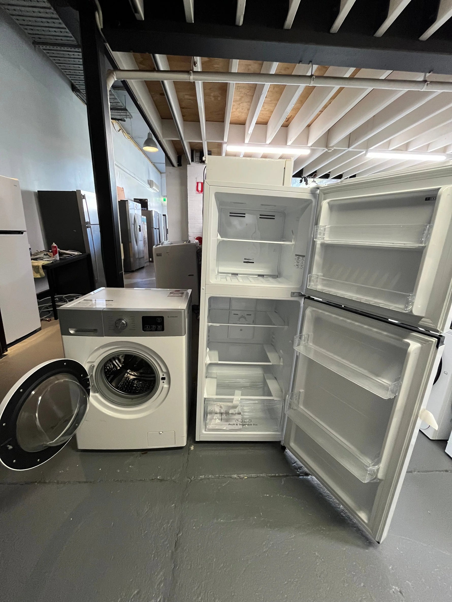 Combo Hisense 205 ltr top mount fridge freezer & Starling 8 kg front loader washer | ALEXANDRIA