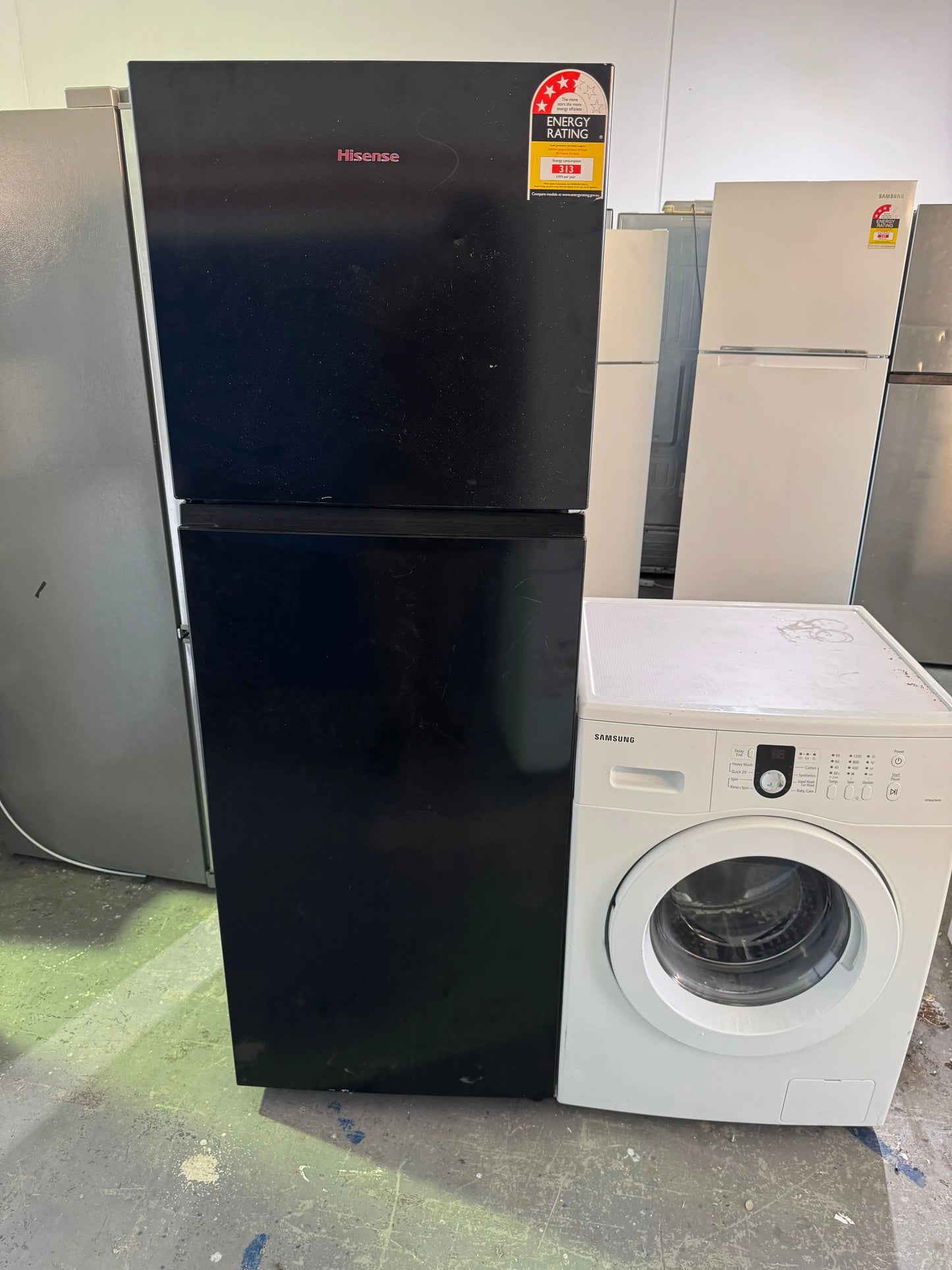 Combo Hisense 326 Litres Fridge Freezer and Samsung 7 Kgs Washing Machine | PERTH