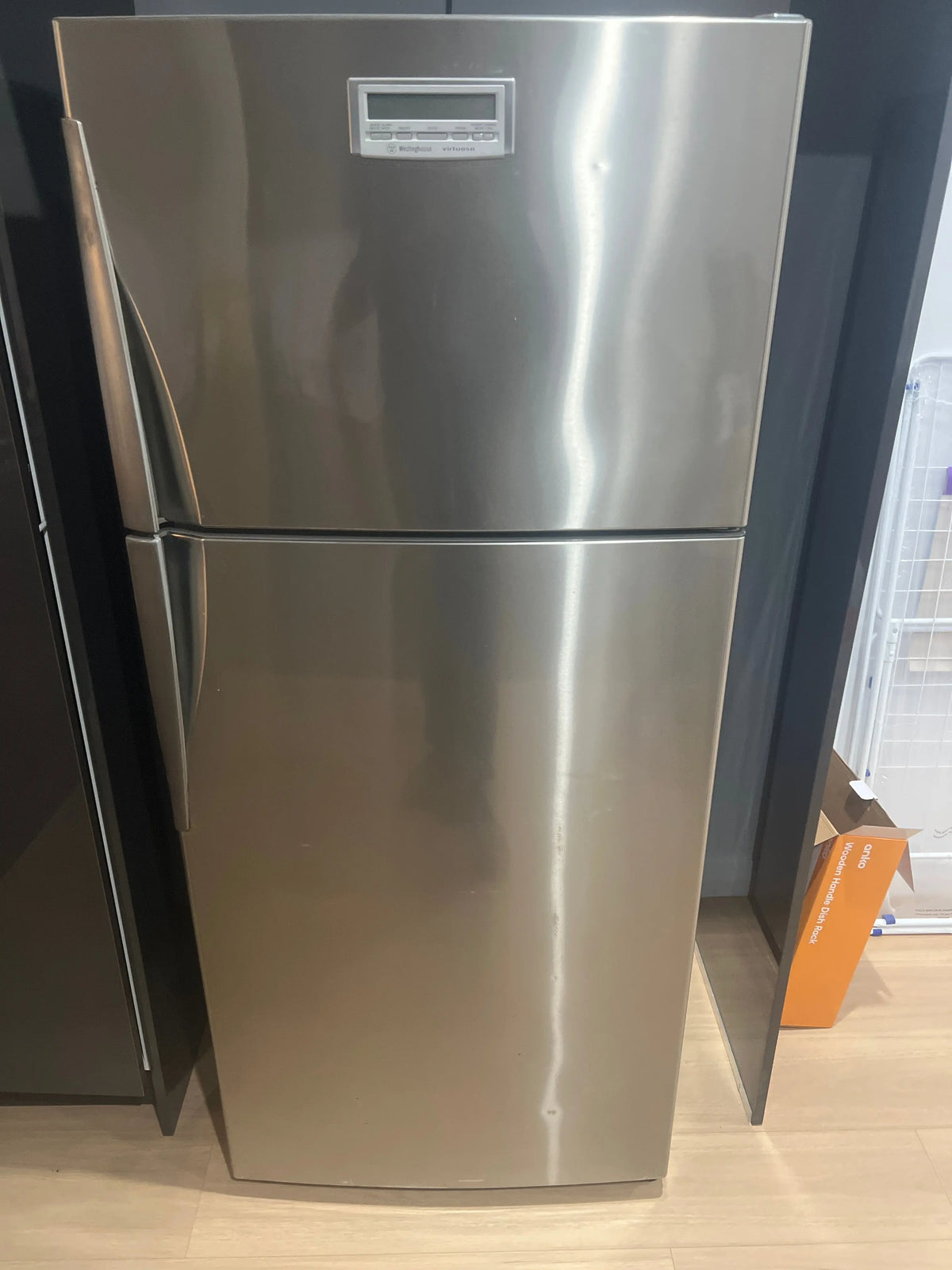 Combo Westinghouse 420L fridge freezer and Bosch 8 Kgs washer (3 months warranty) | ADELAIDE