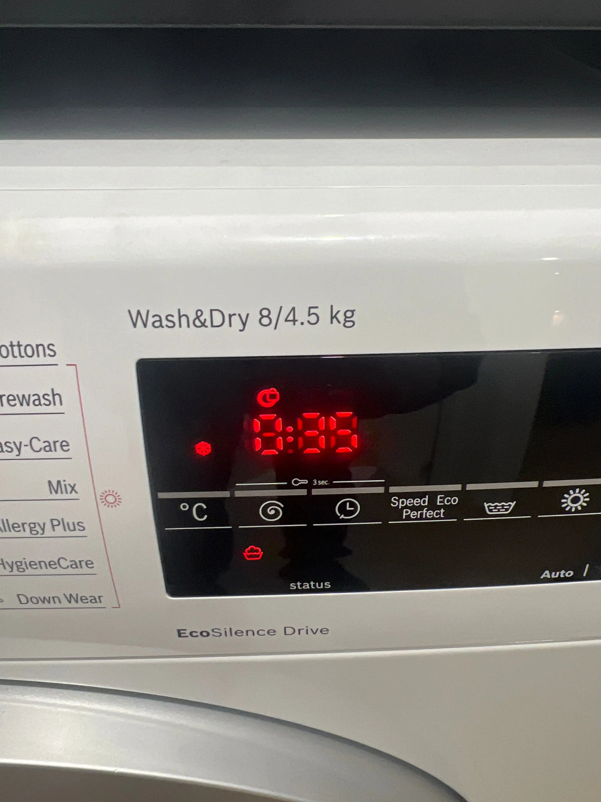 Combo Westinghouse 420L fridge freezer and Bosch 8 Kgs washer (3 months warranty) | ADELAIDE