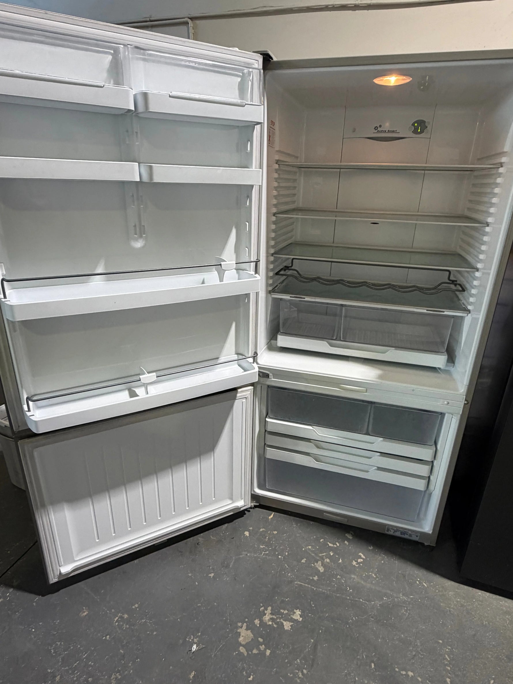 Combo refurbished fisher and paykel 519 litres fridge freezer and LG 8.5kg washing machine | BRISBANE
