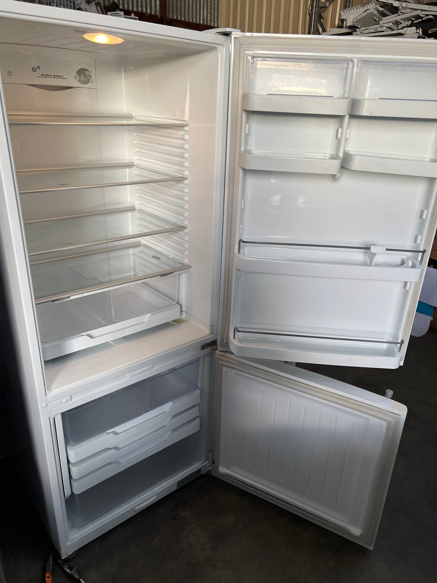 Refurbished Fisher and Paykel 442L Fridge Freezer | ADELAIDE