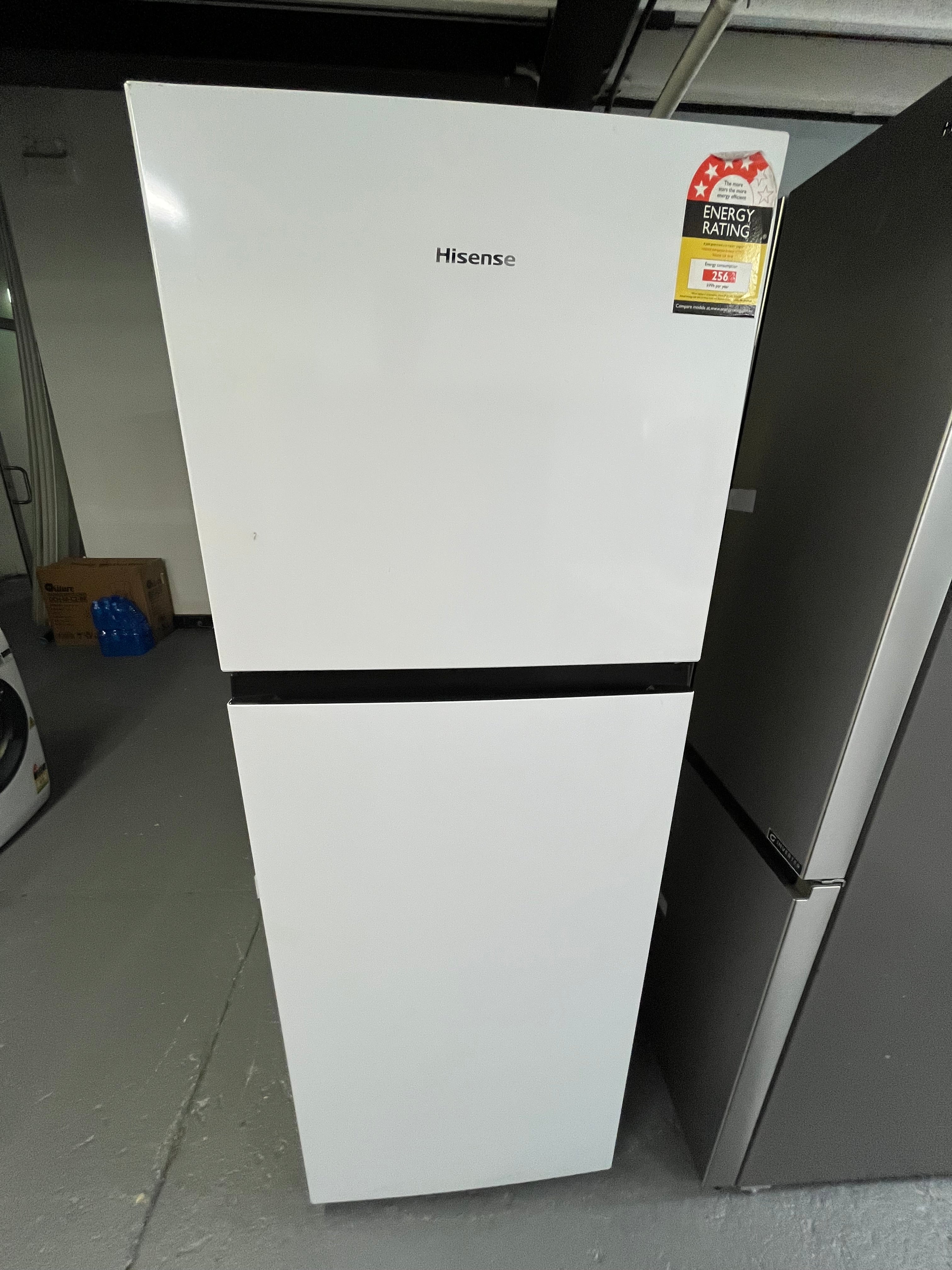 Factory second Hisense 326 ltr top mount fridge freezer Model no-HRTF326