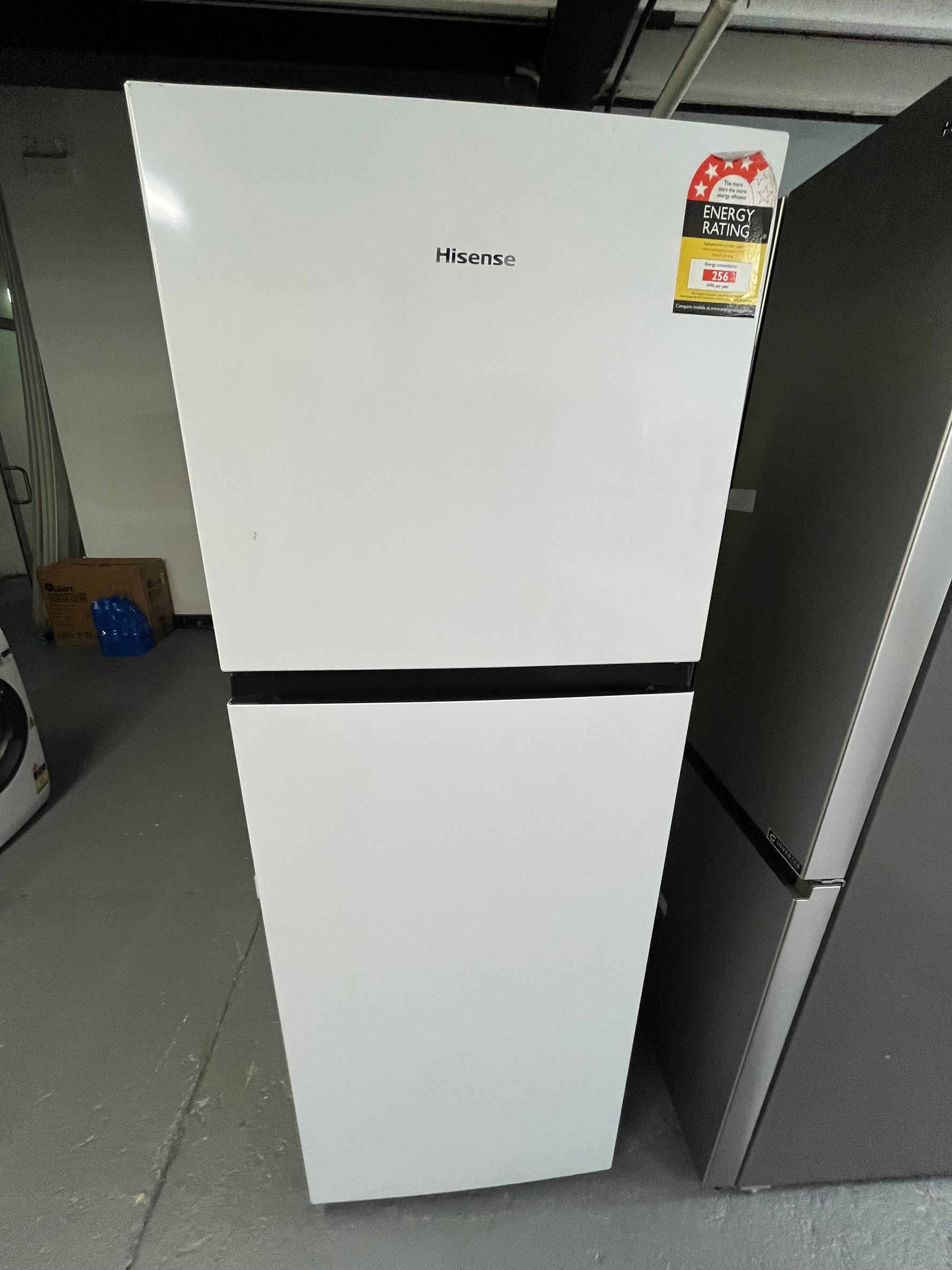 Factory second Hisense 326 ltr top mount fridge freezer Model no-HRTF326