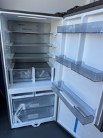 Near new condition Hisense 503 Litres fridge freezer